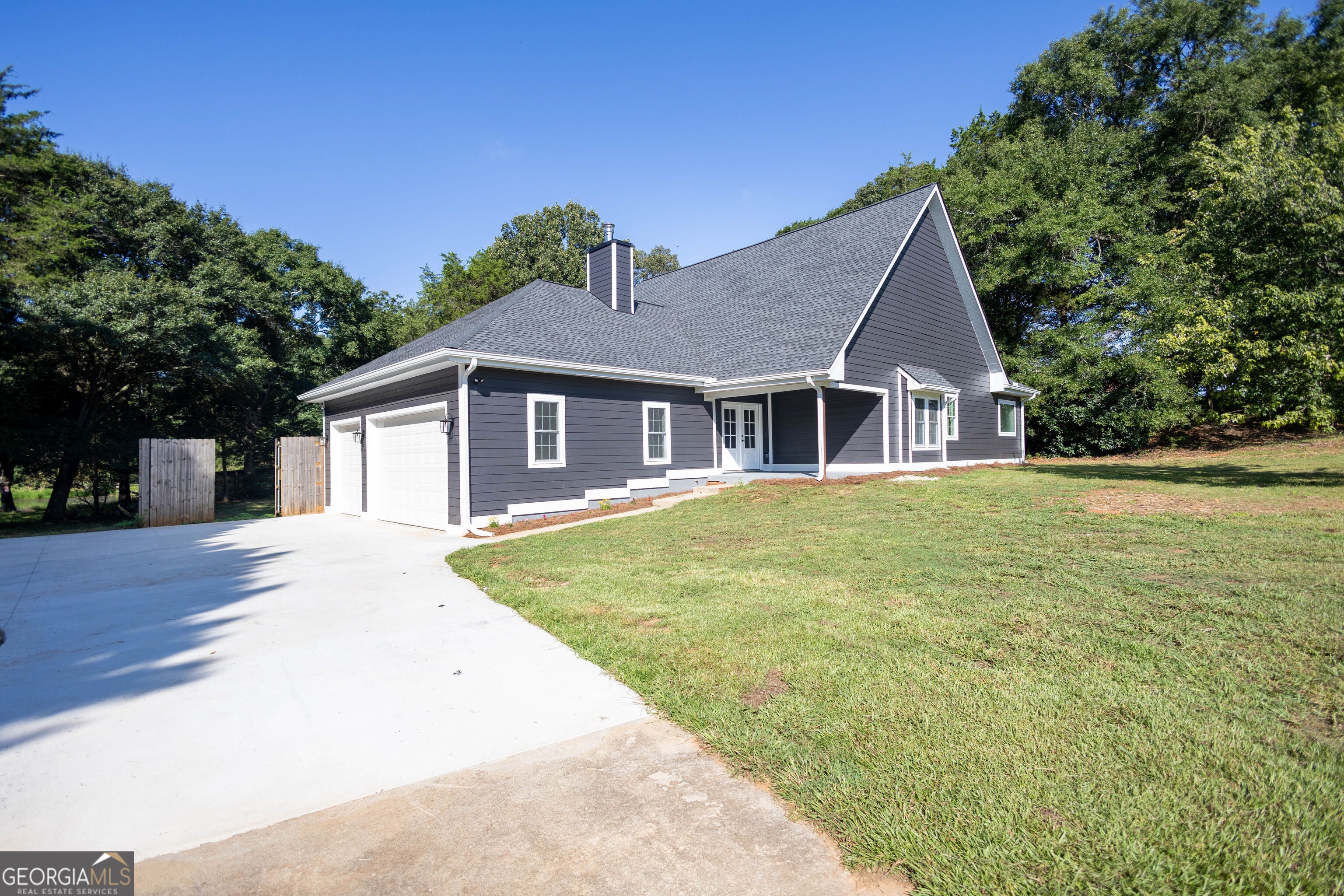 190 Cedar Pond Rd — photo