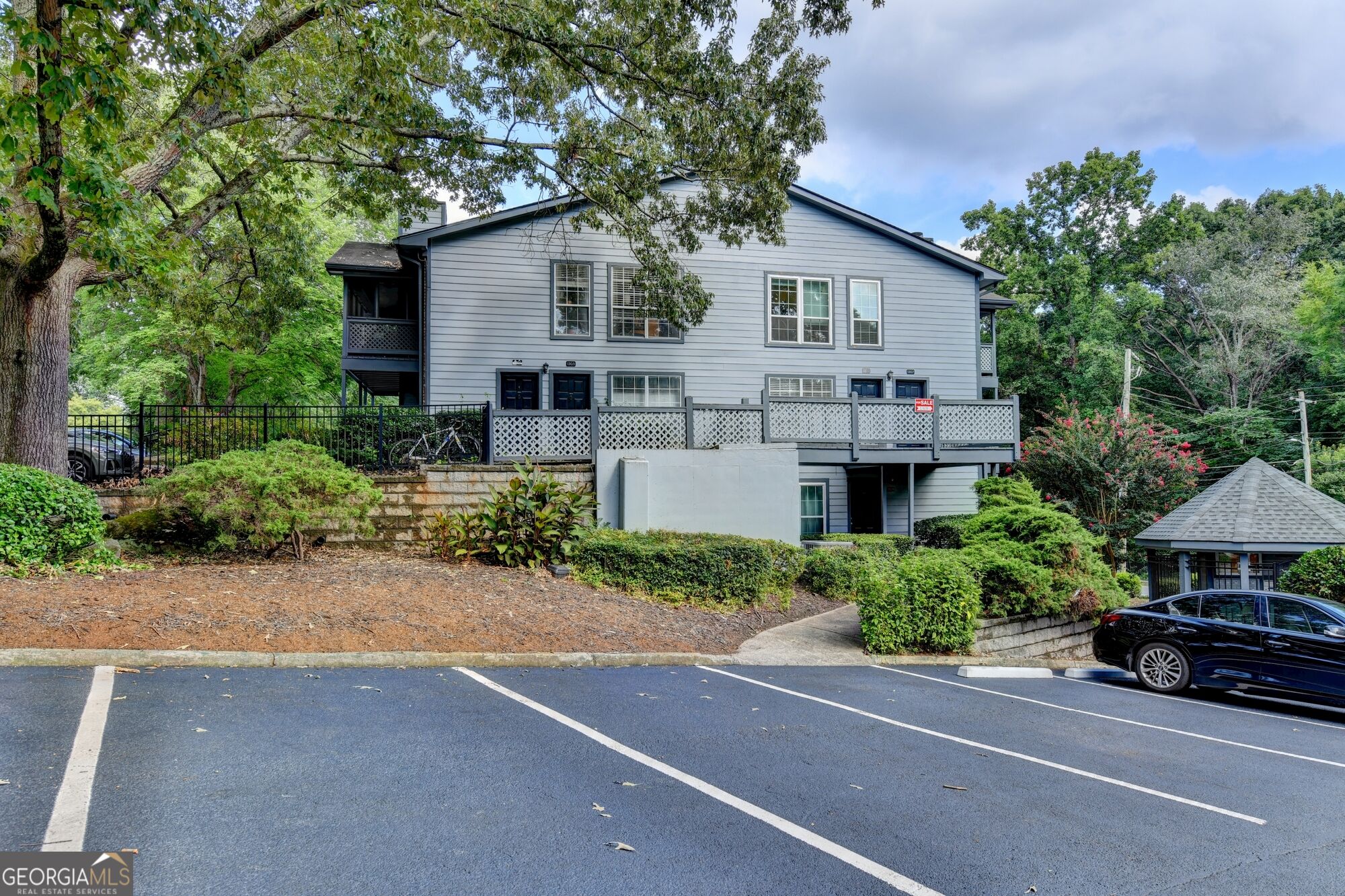 1305 Weatherstone Way NE — photo
