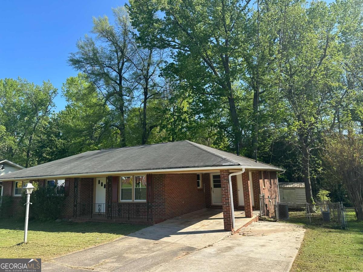 1809 Stratford Arms Dr — photo