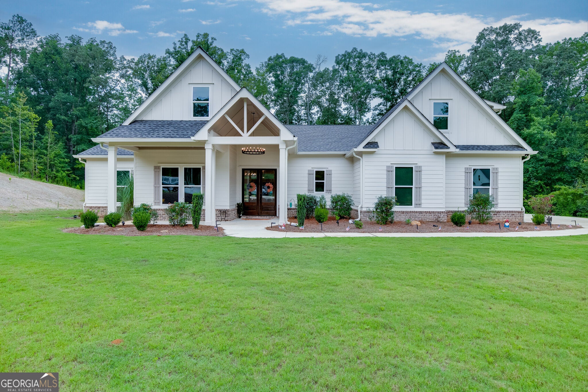 1077 Riverstone Dr — photo