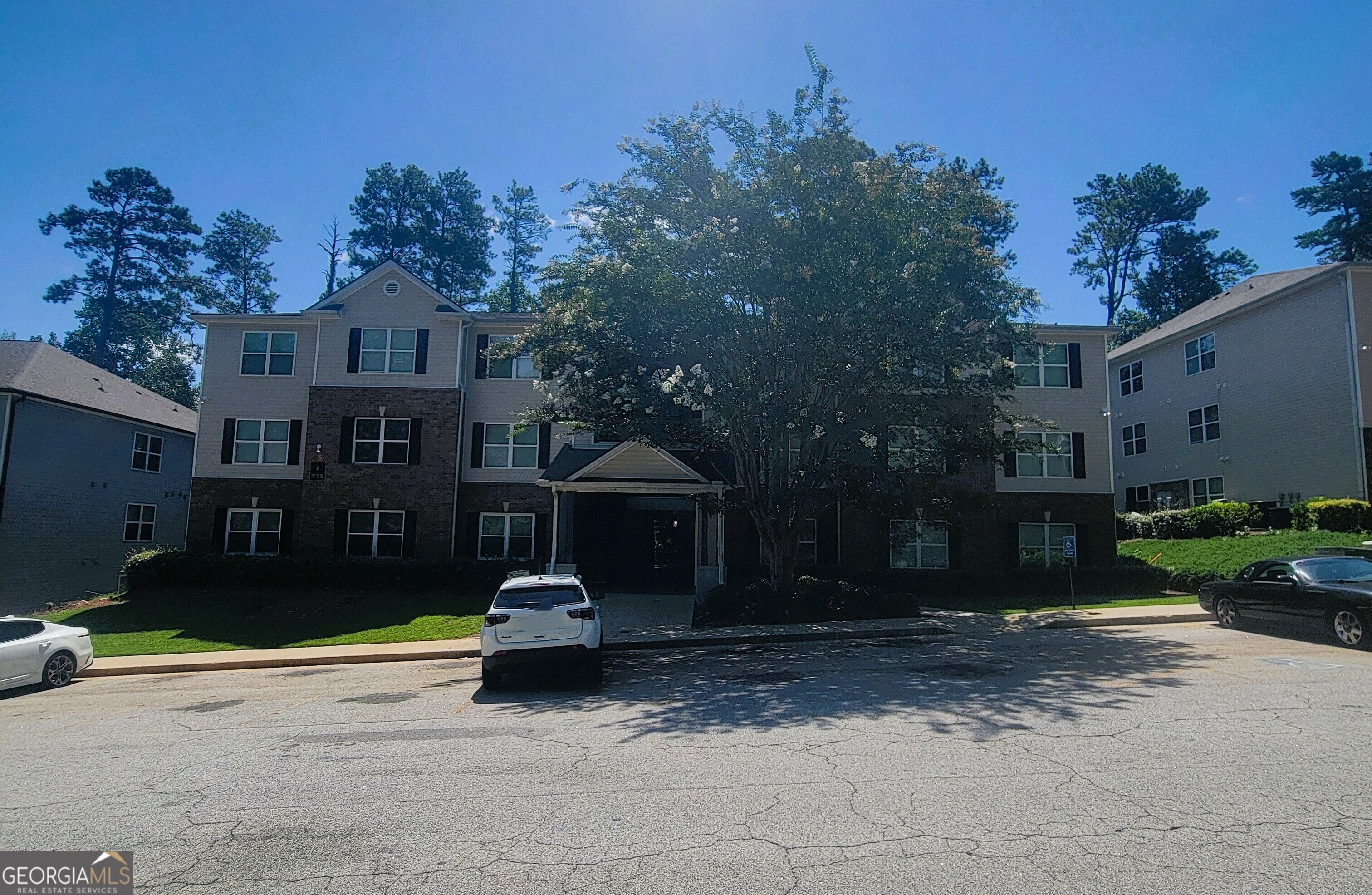 2204 Fairington Village Dr — photo