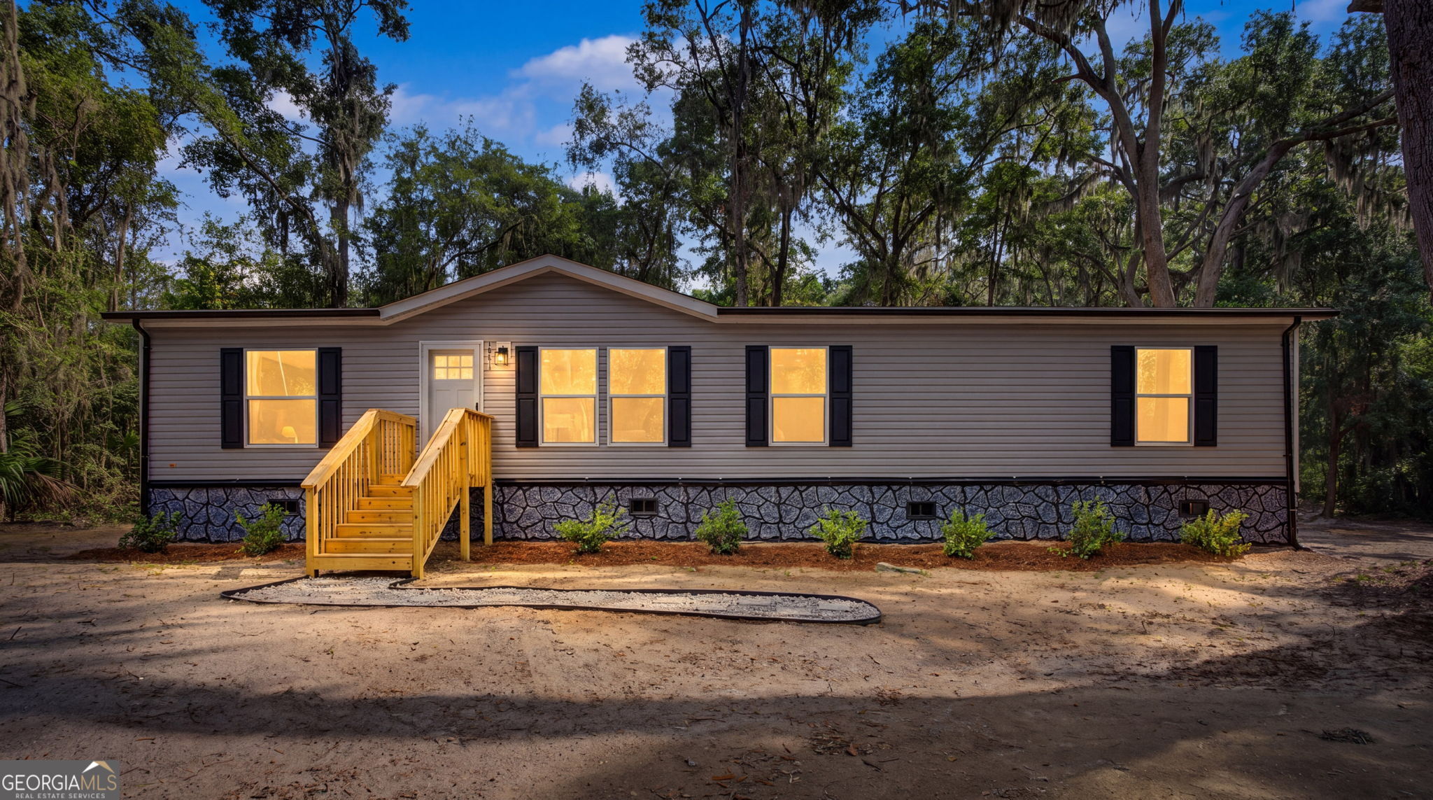 1228 Hatcher Dr NE — photo