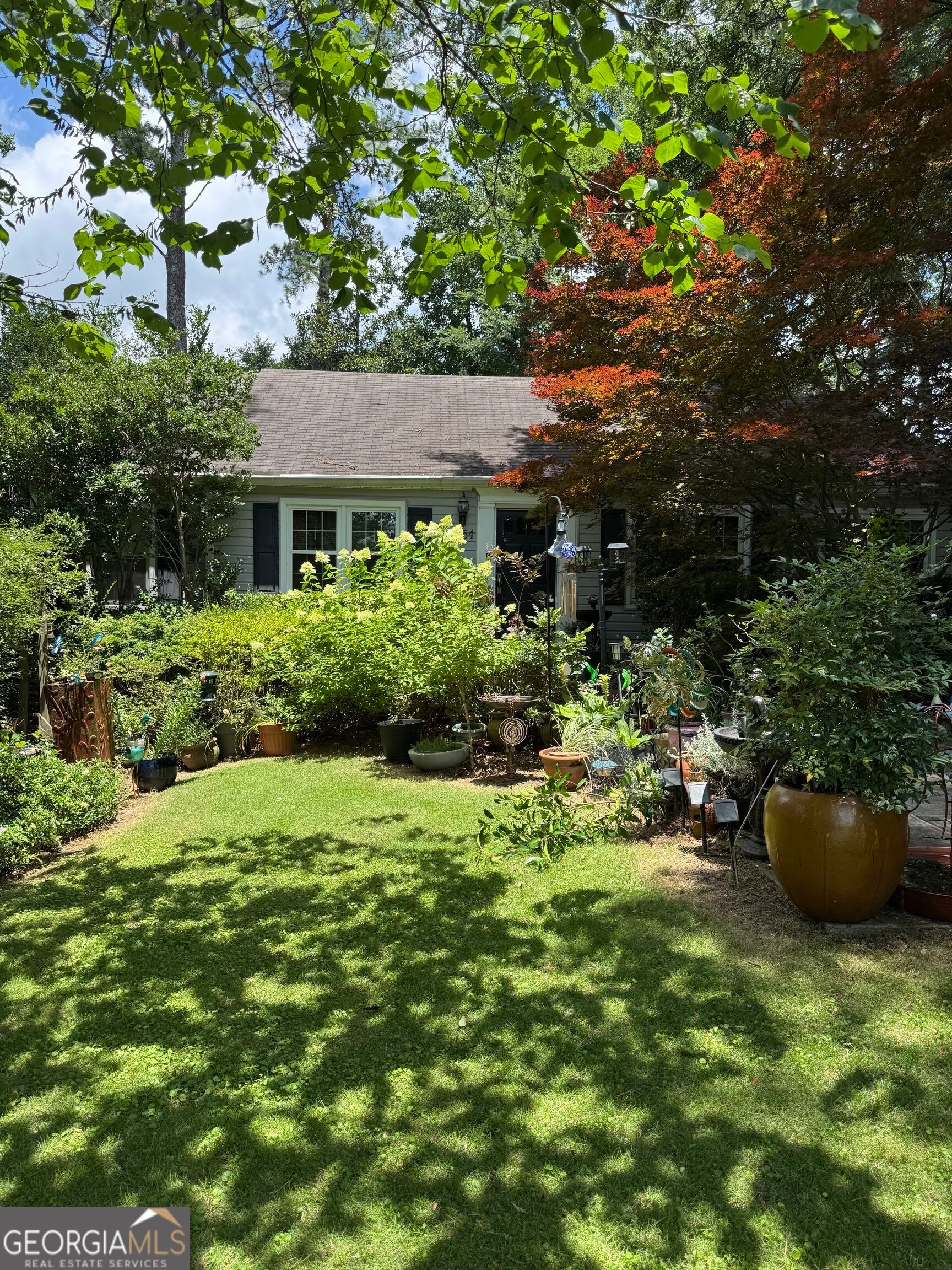 1154 Kingsley Cir NE — photo