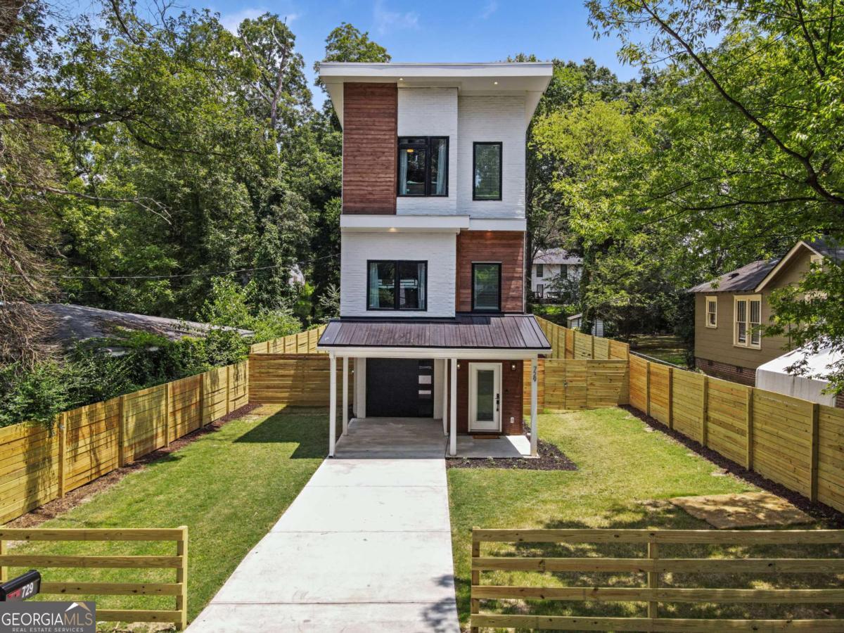 729 Emily Pl NW — photo