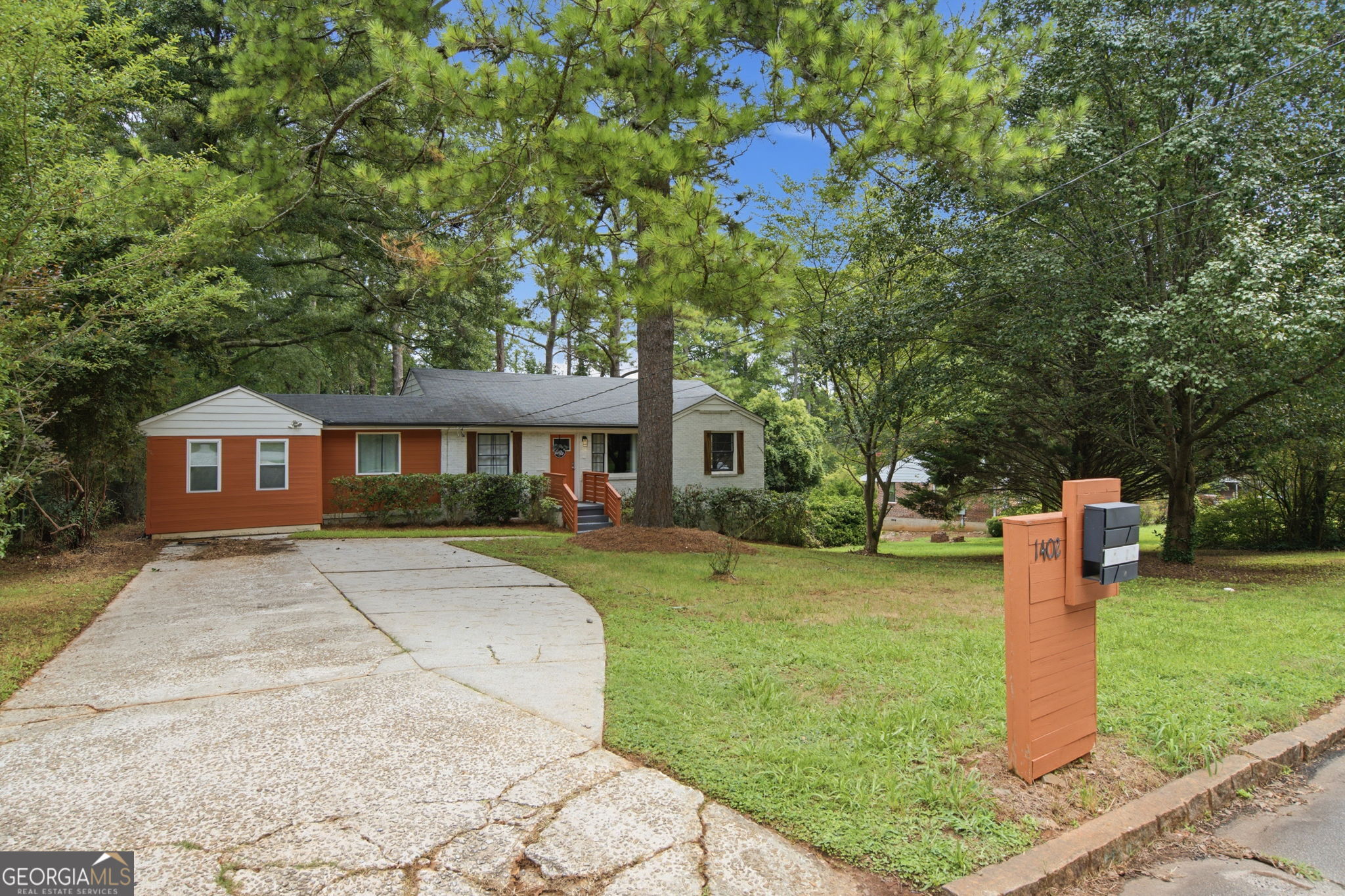 1402 Midlawn Drive, Decatur, GA 30032 — photo 3