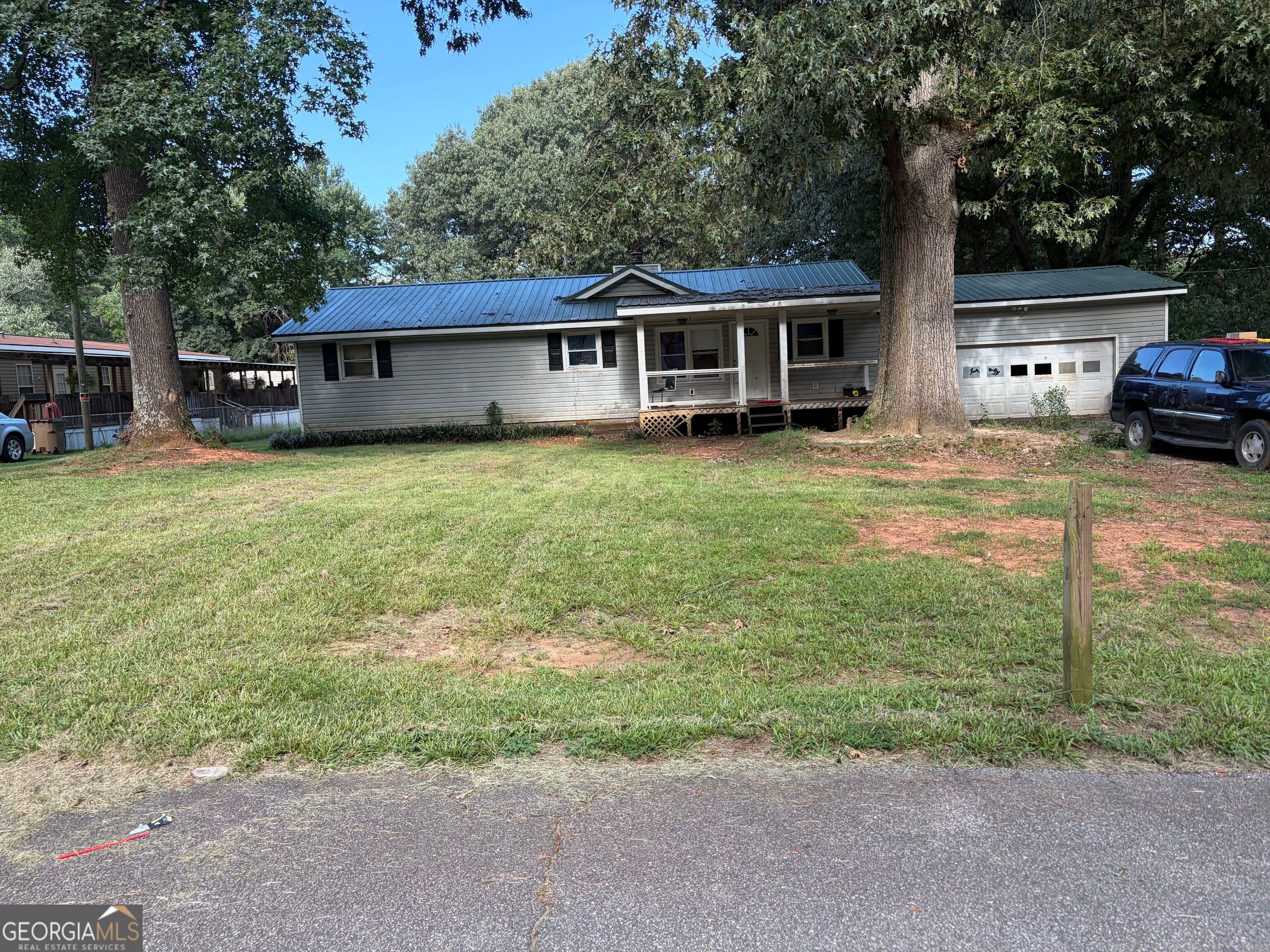 80 Forest Rd — photo
