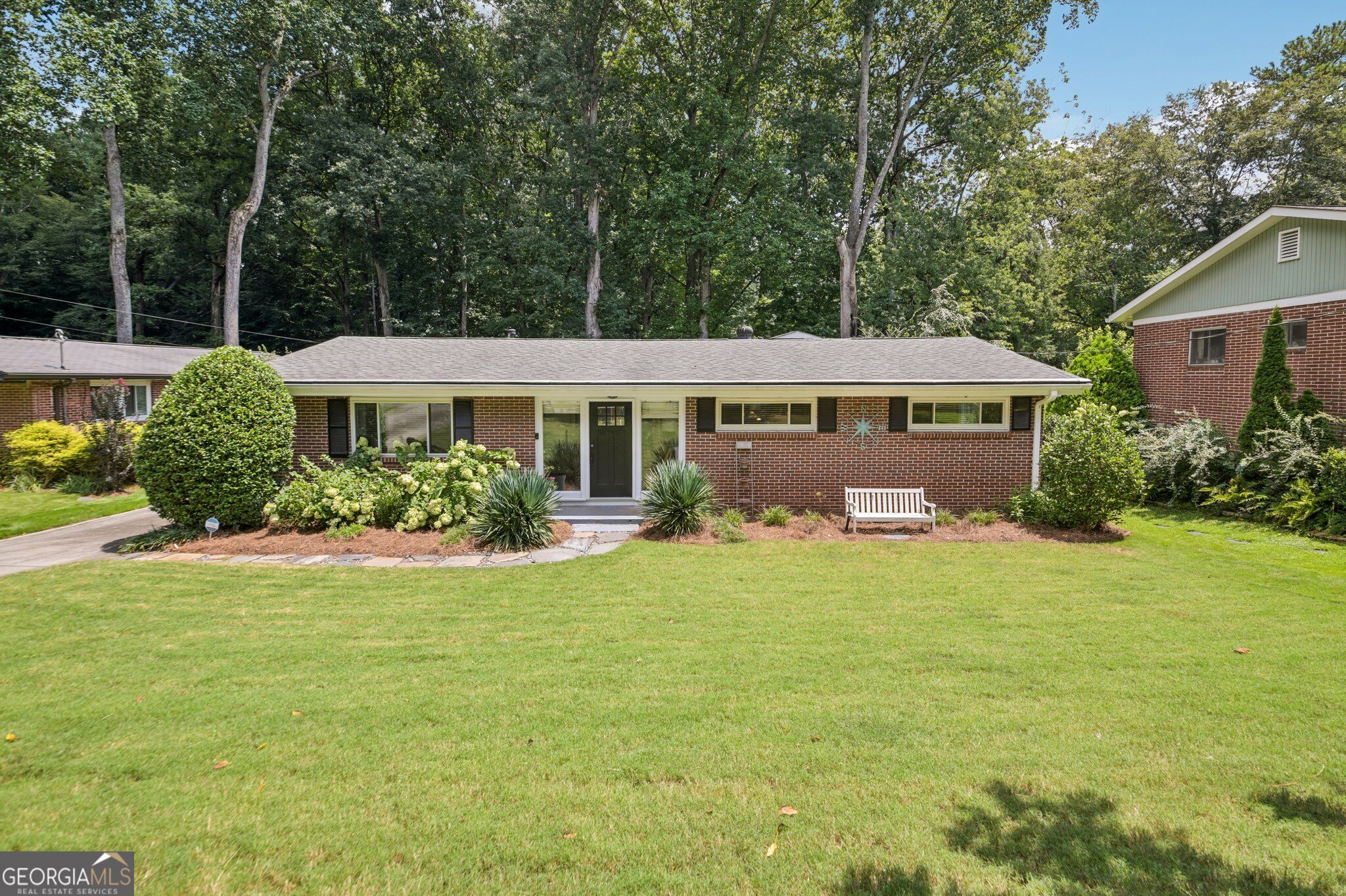 2167 Fairway Cir NE — photo