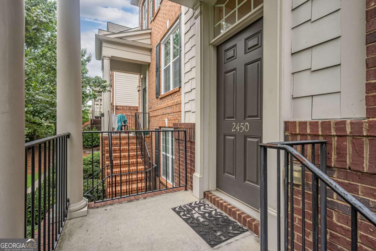 2450 Natoma Ct SE 11 — photo