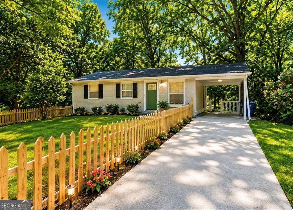 3560 Fairlane Dr NW — photo
