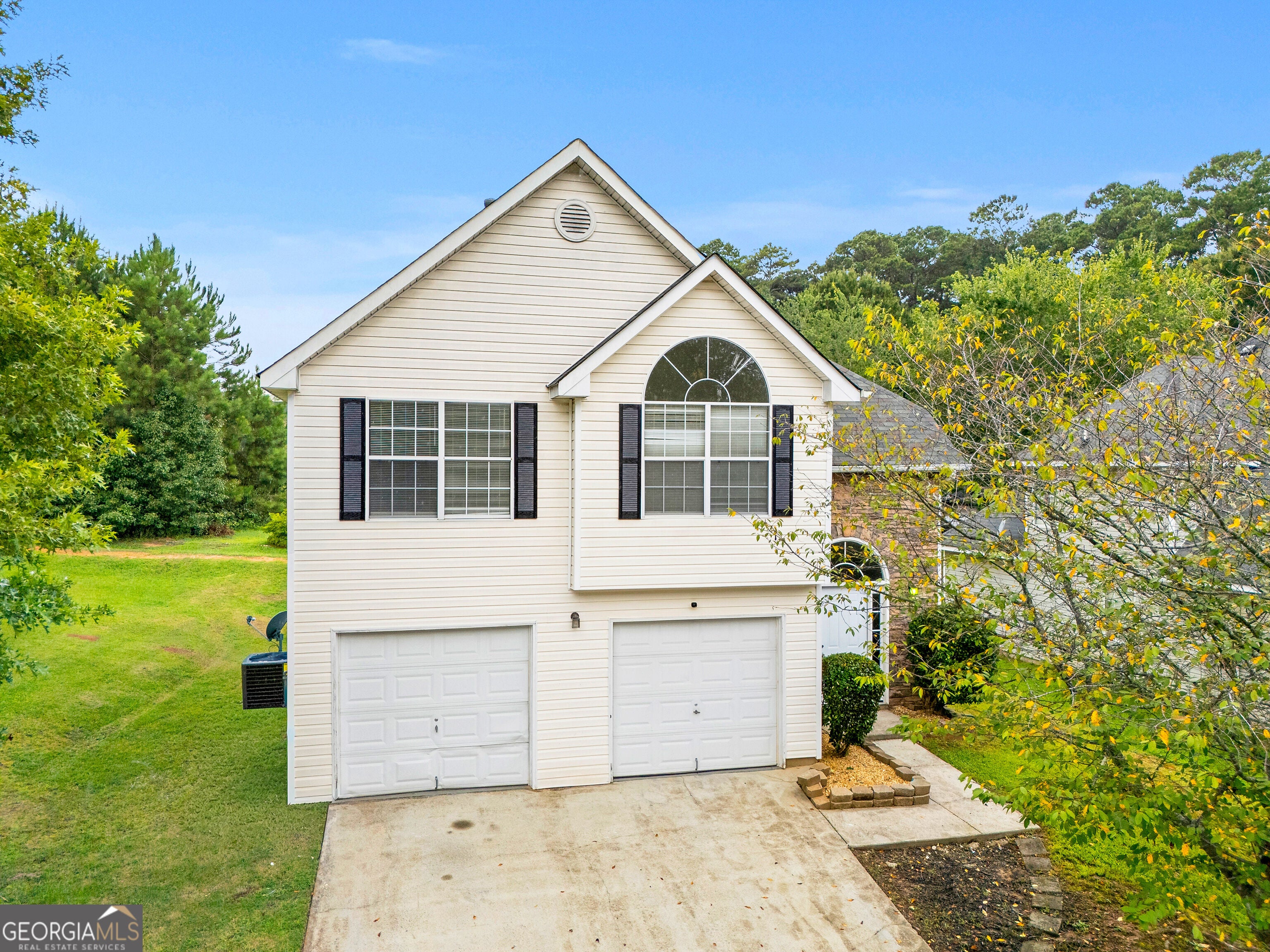 6559 Lancelot Ct — photo