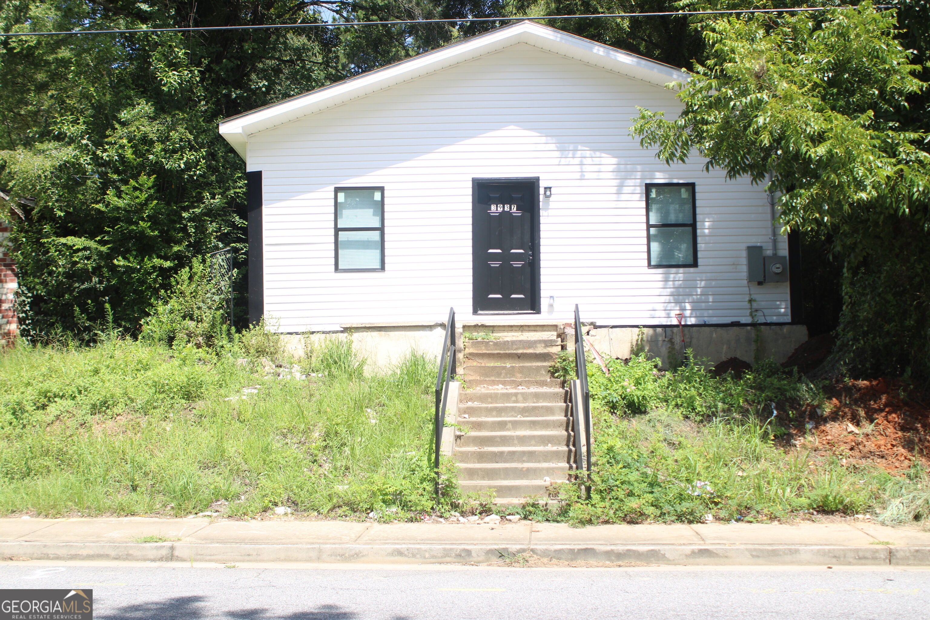 3937 Log Cabin Dr — photo