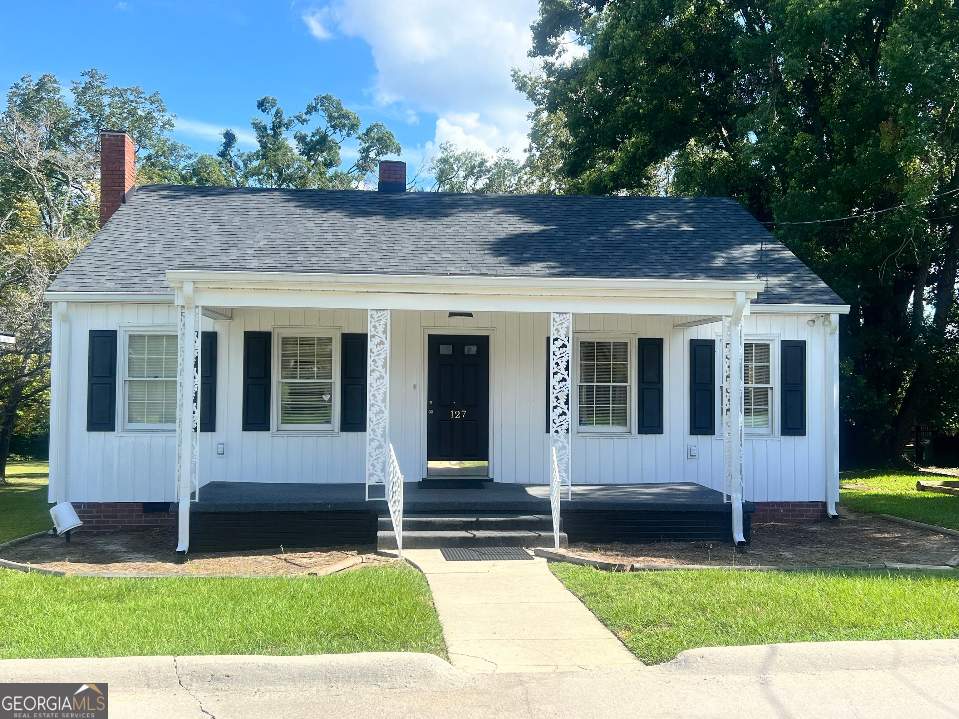 127 W Stuart Ave — photo