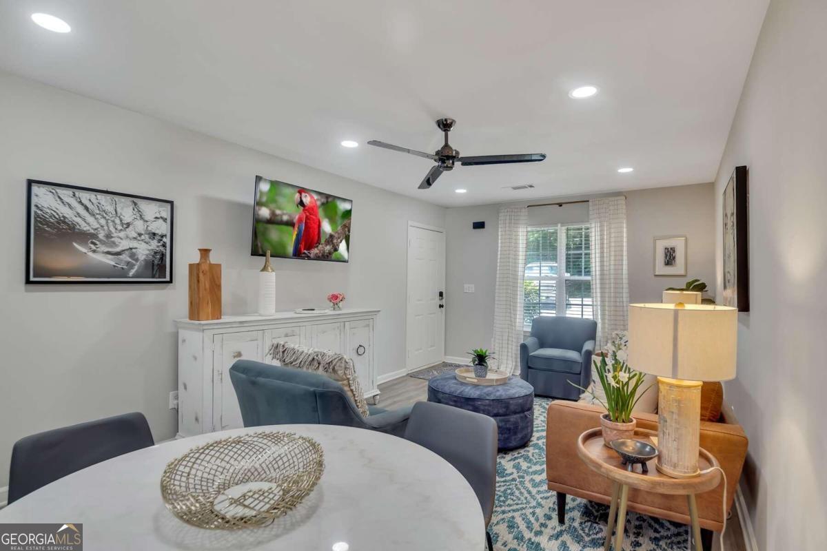 5551 Davis Dr — photo