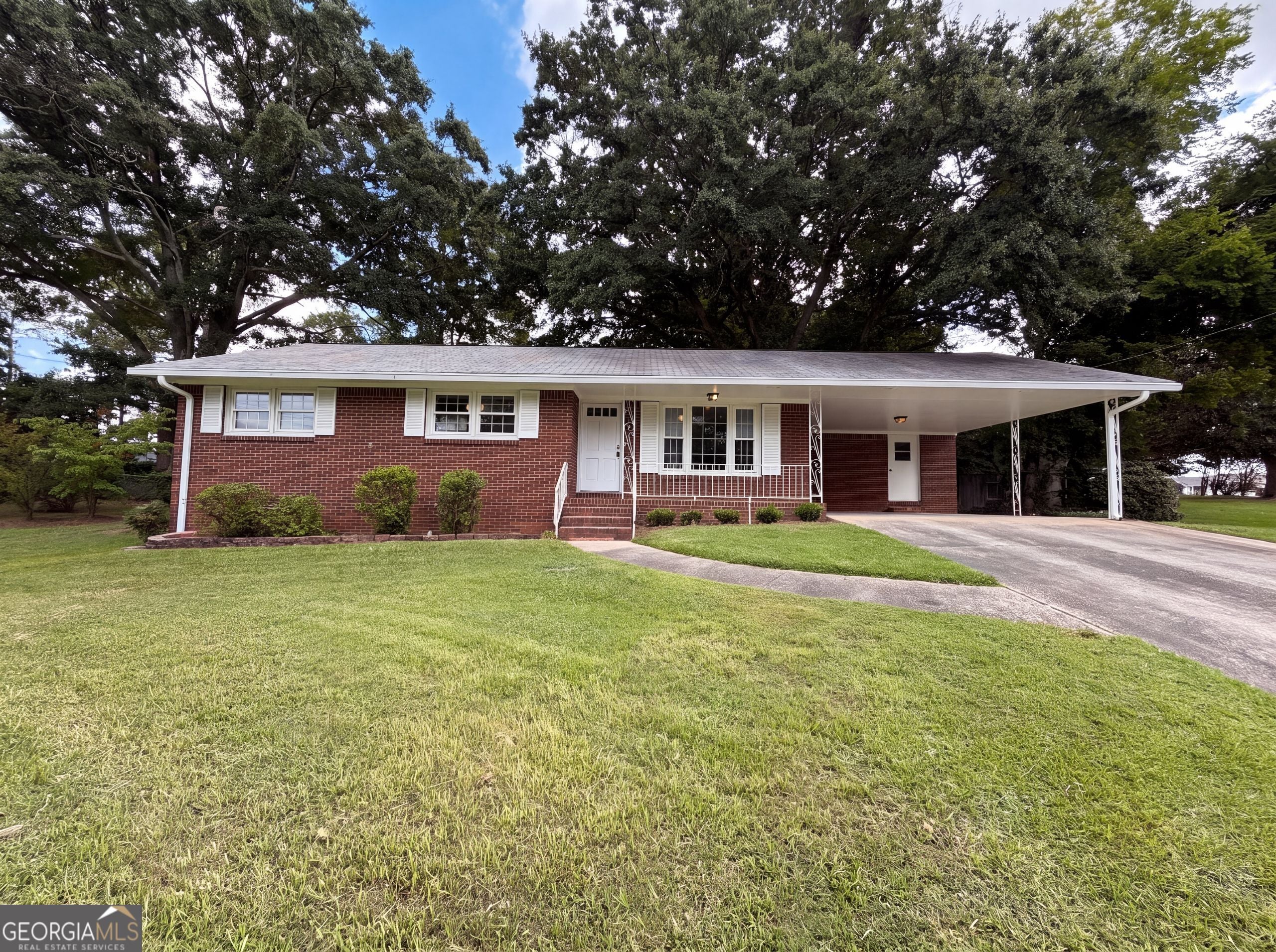 1276 Robin Rd NE — photo