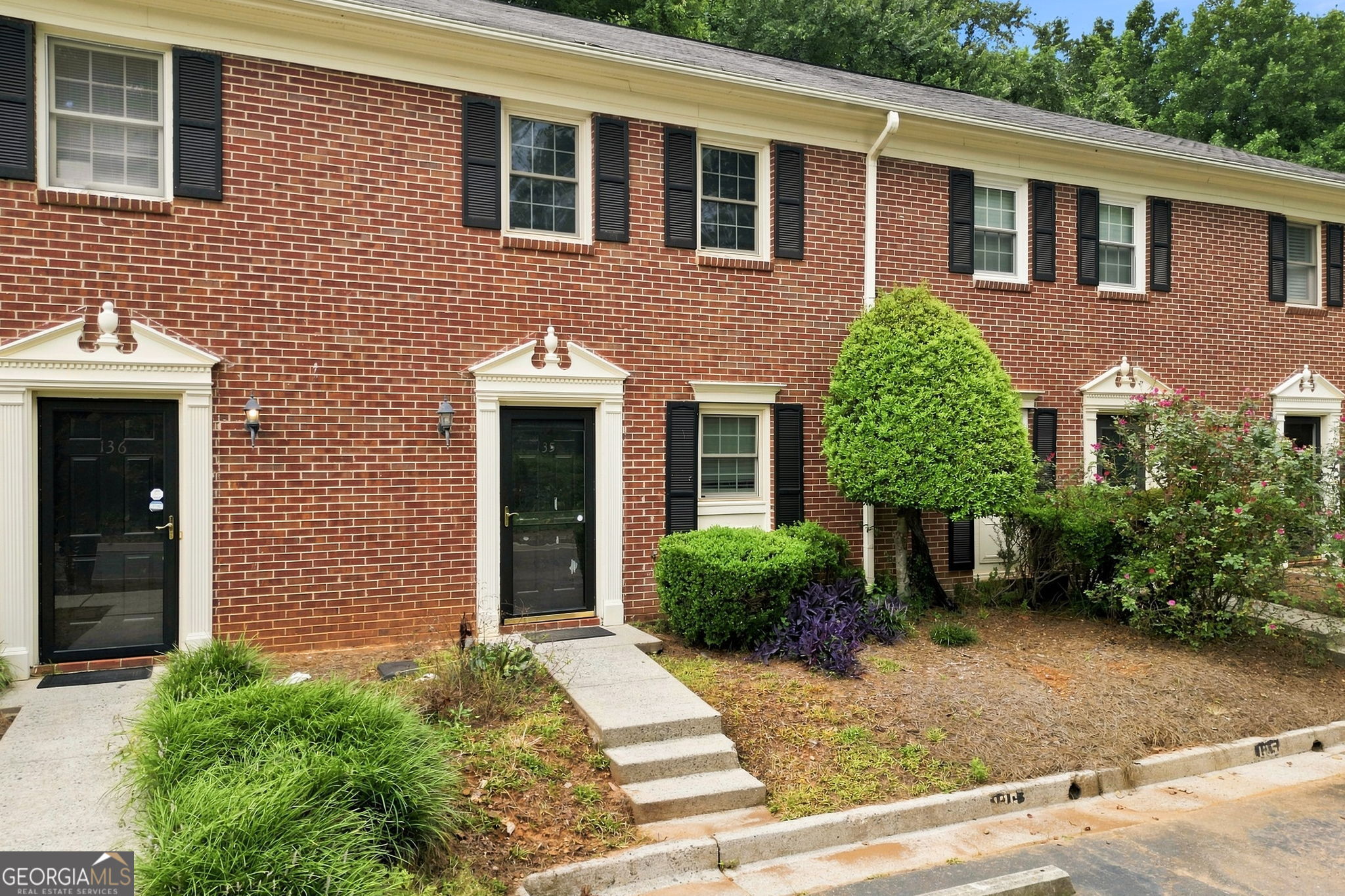 135 Sterling Ct — photo