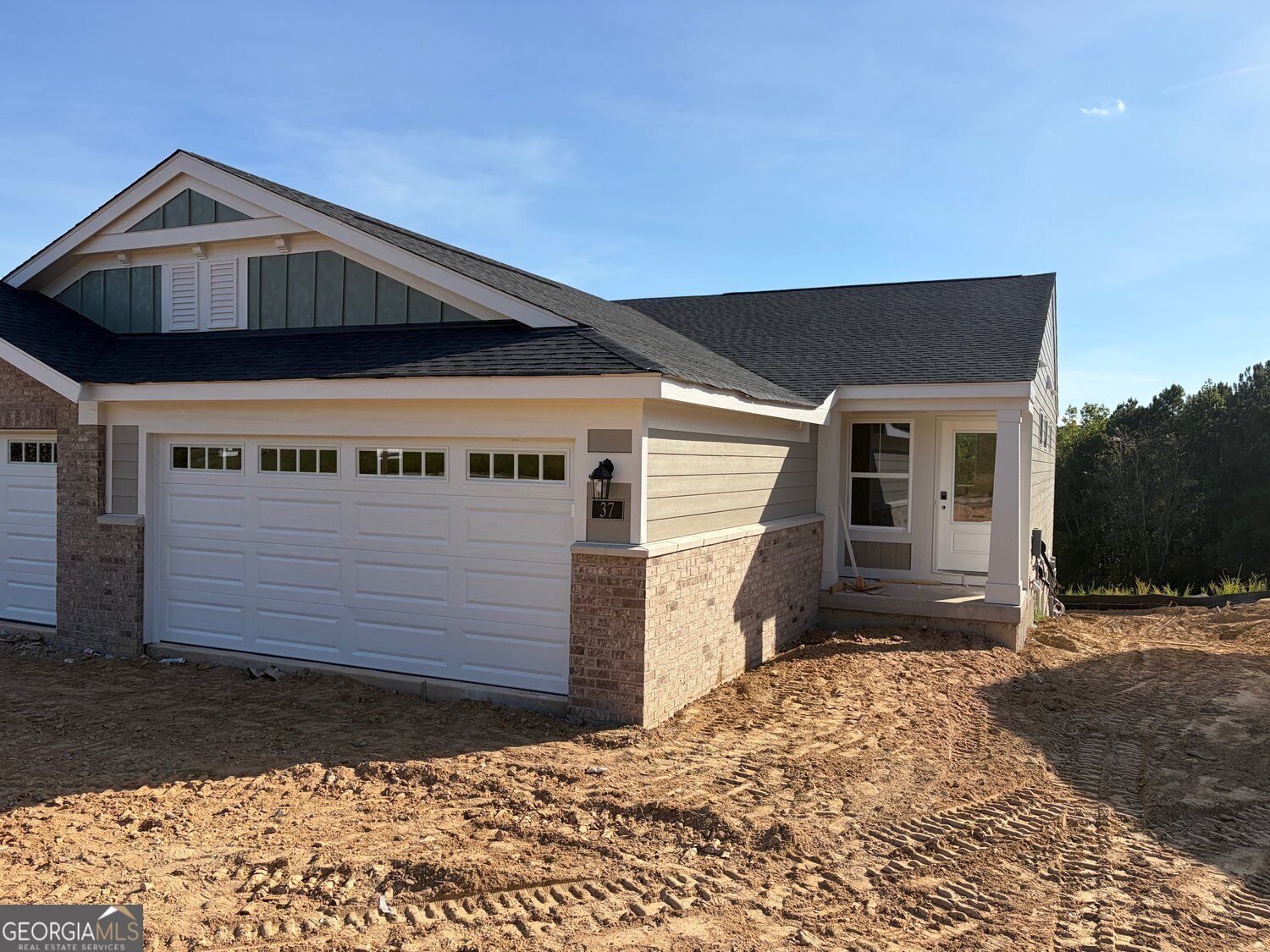 37 Village Dr — photo