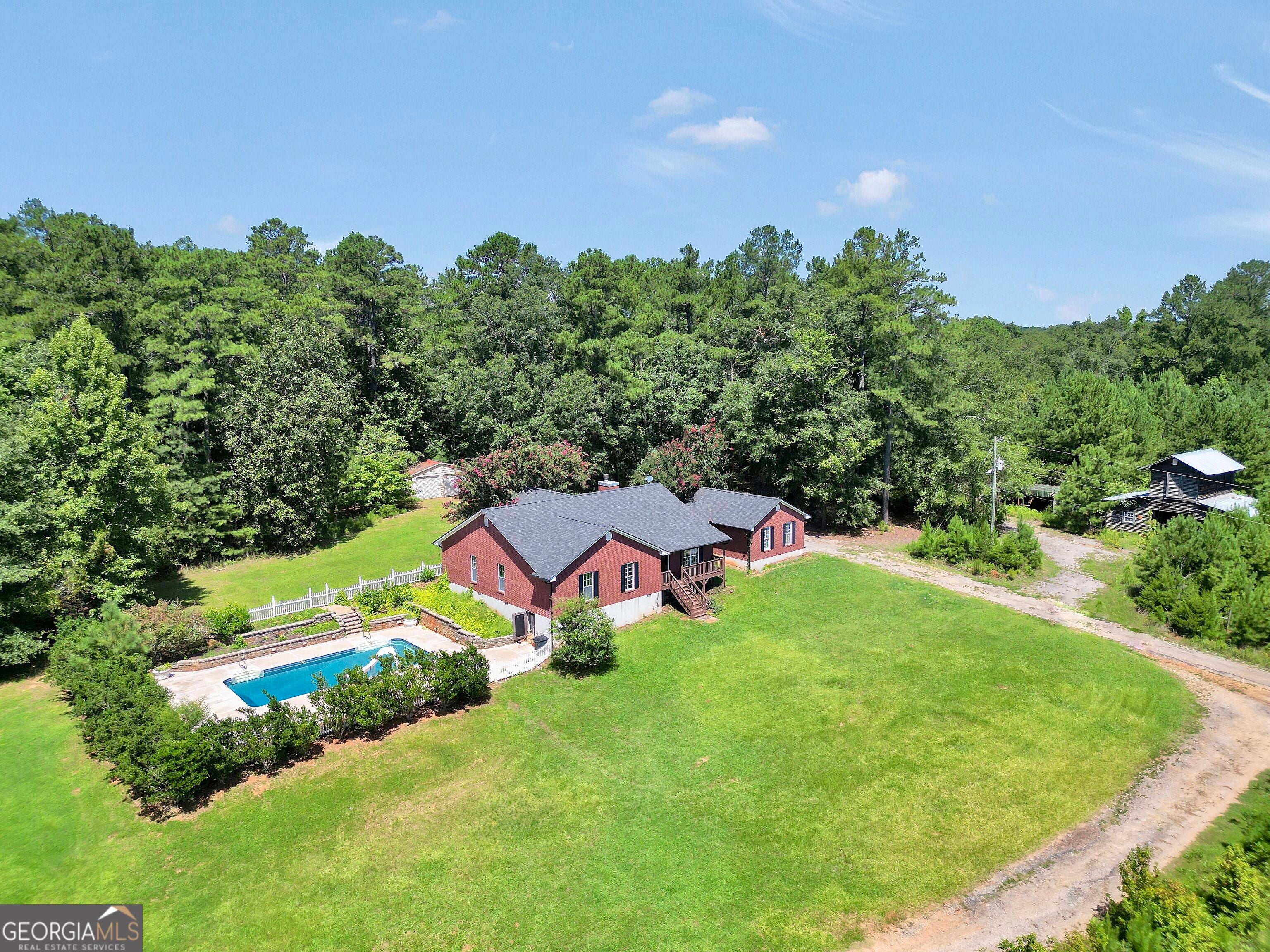 390 Burg Rd — photo