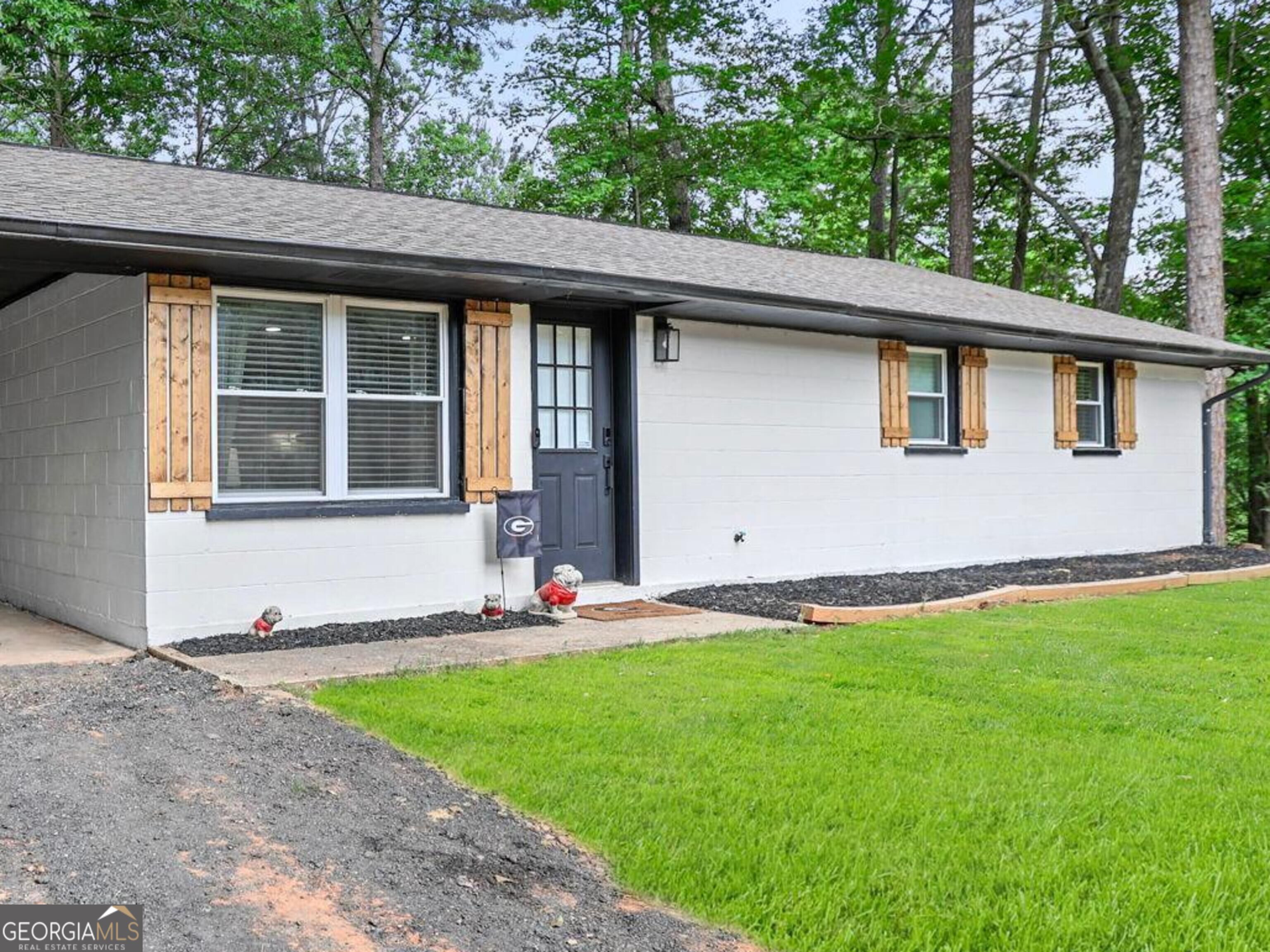 2165 S River Rd — photo