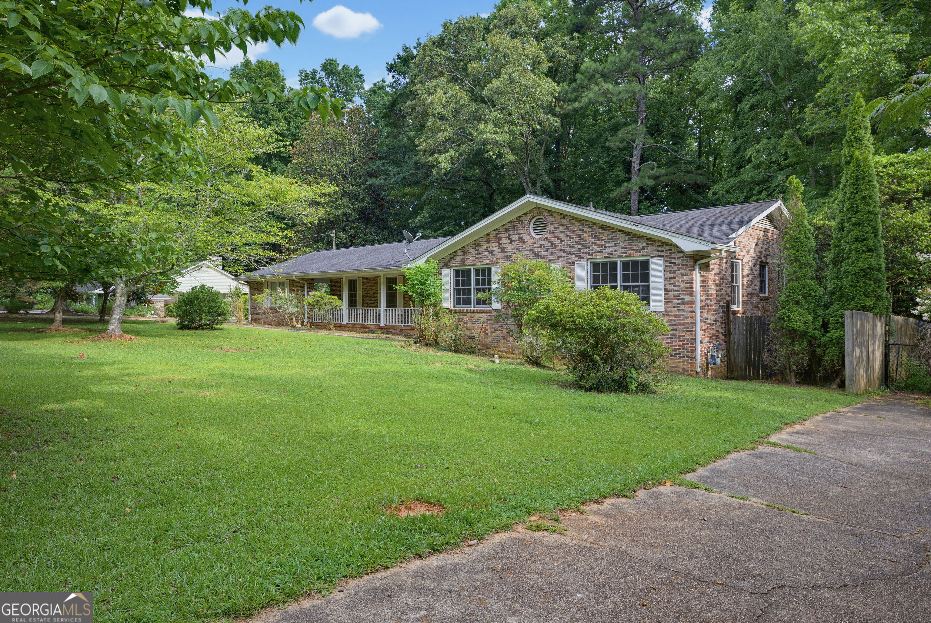 140 Horseshoe Cir — photo