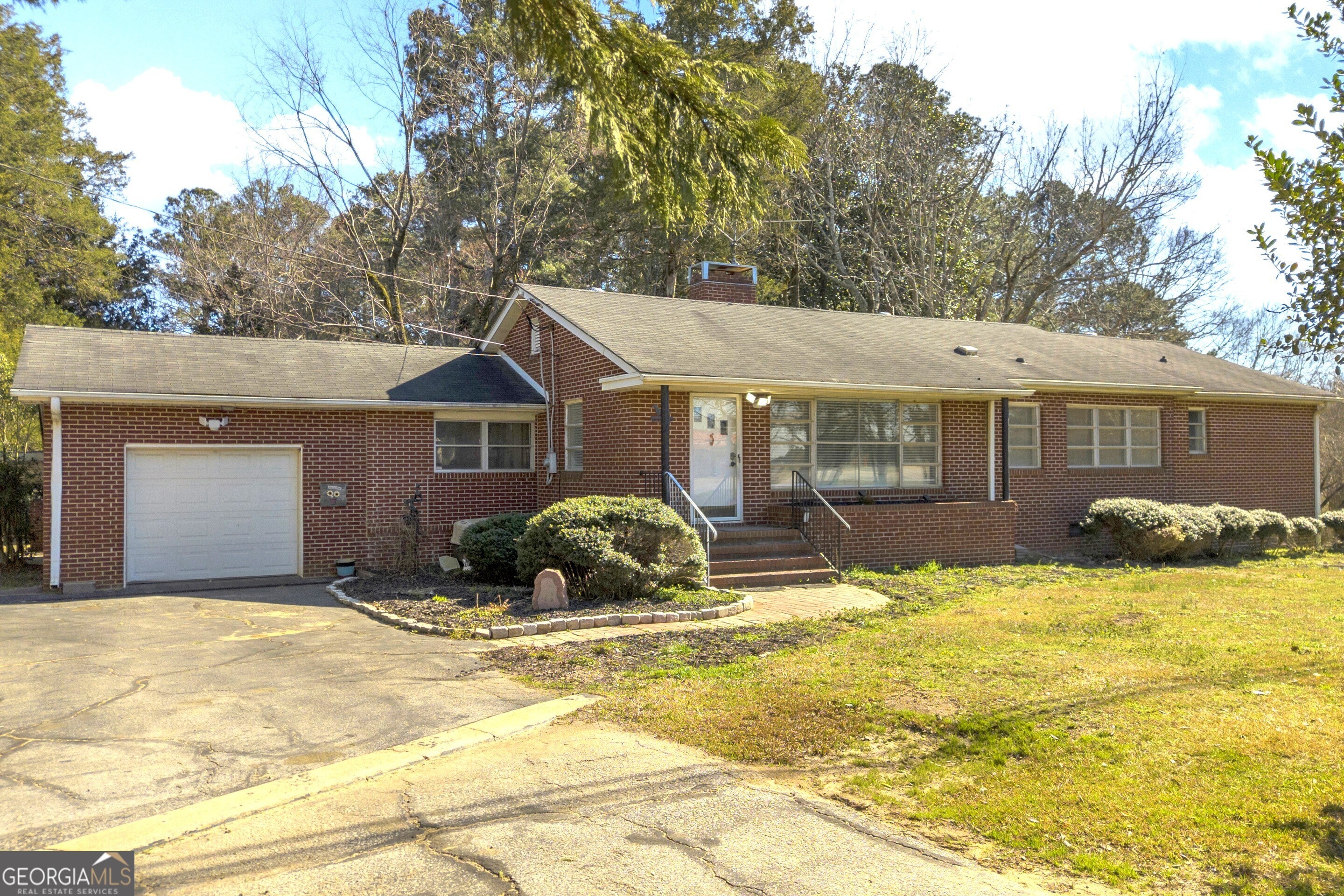 1651 Athens Highway — photo