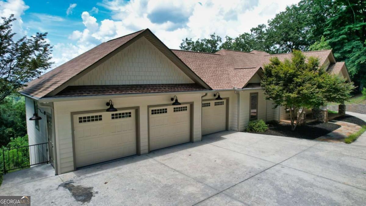 271 Highlands Dr — photo
