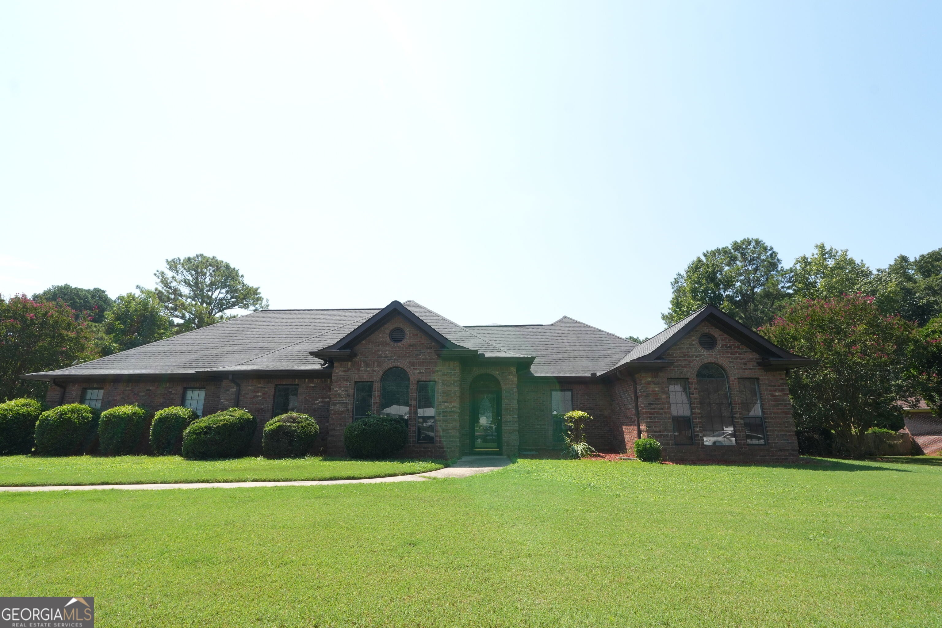 1041 Forest Hills Dr SE — photo