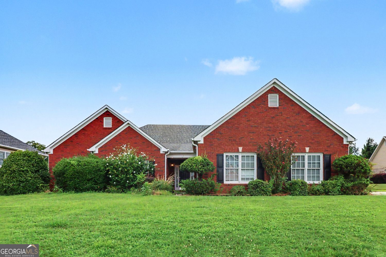 17 Windermere Bnd NW — photo