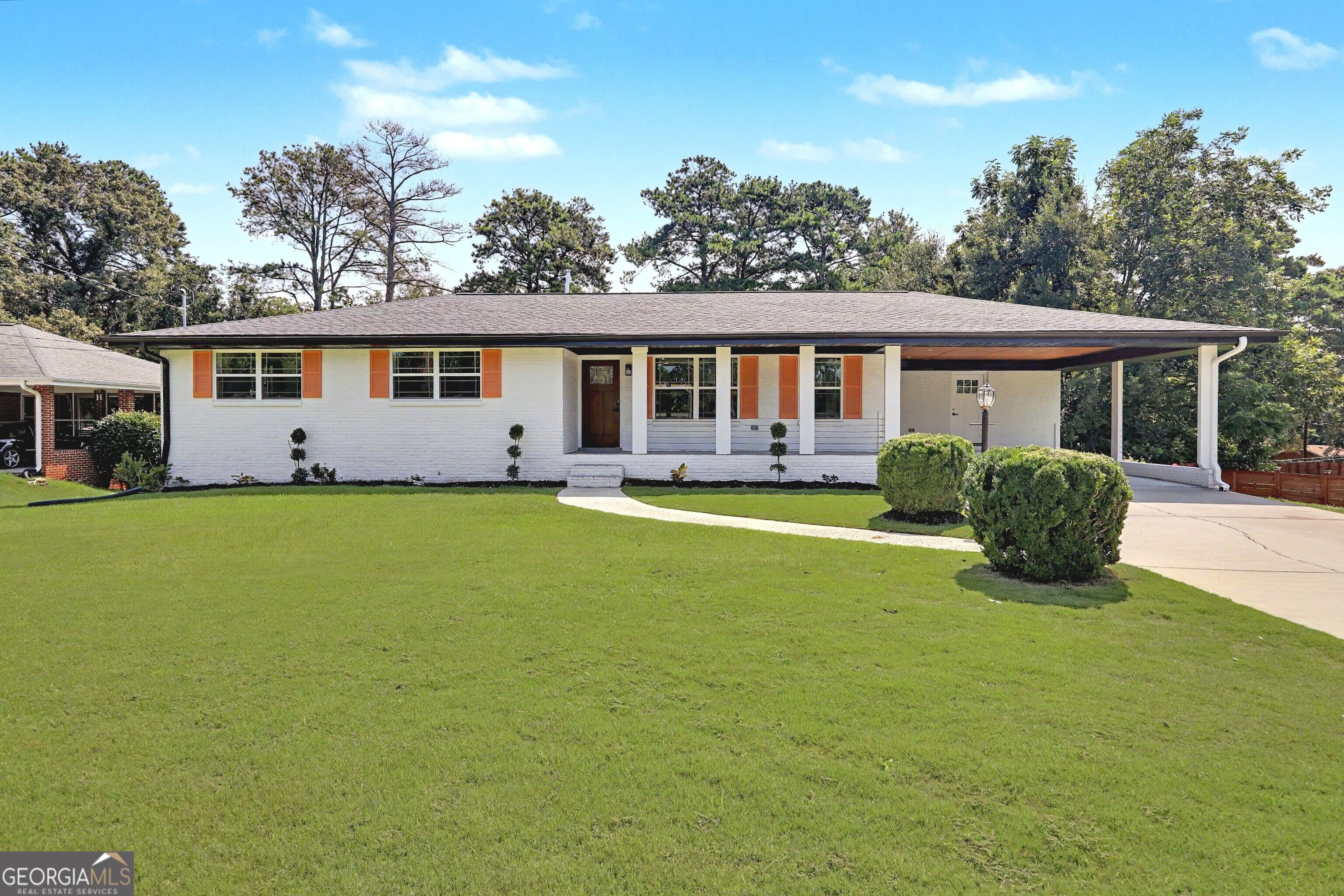 6260 Walker Rd — photo
