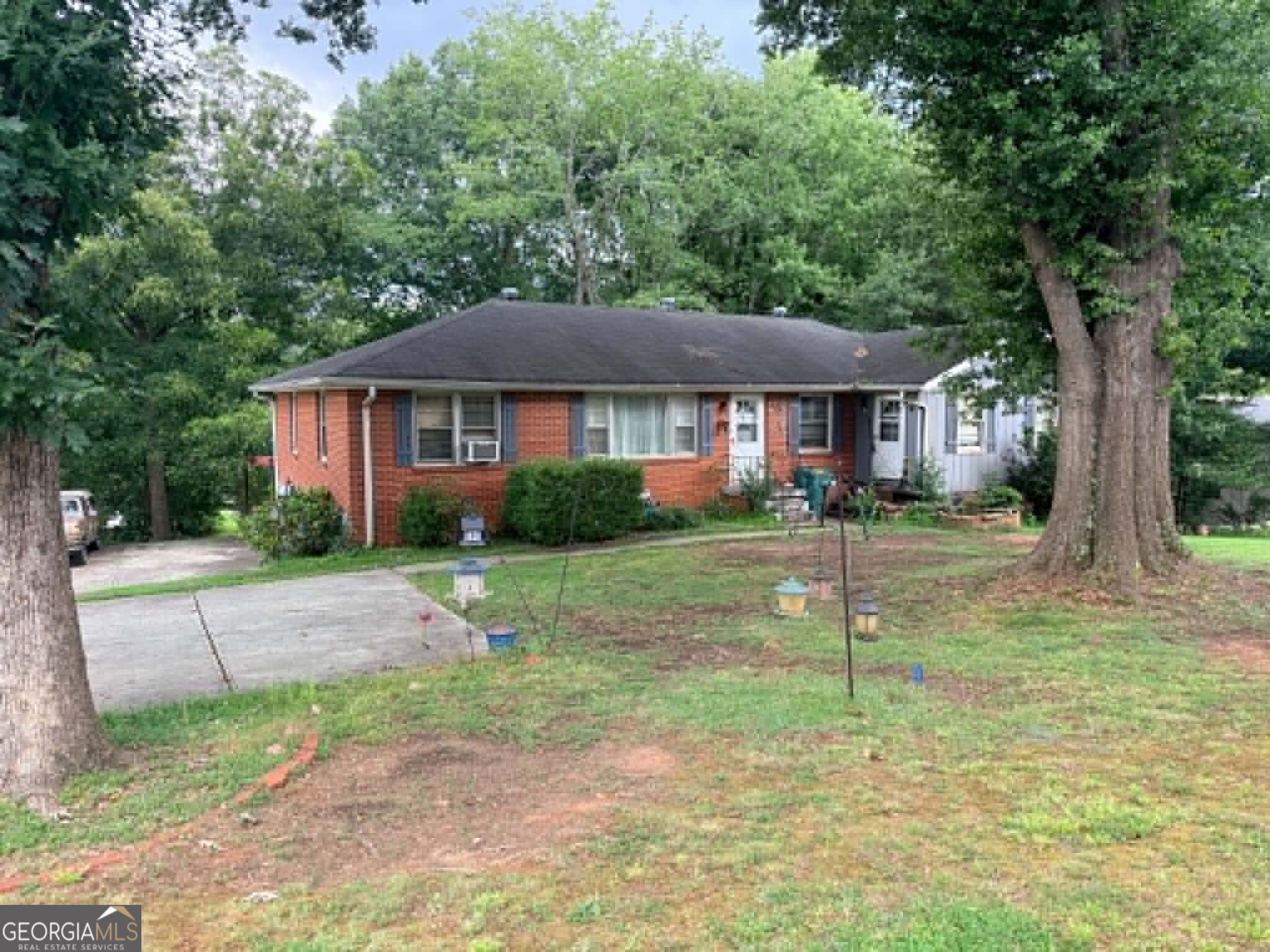 2195 Trailwood Dr SE — photo