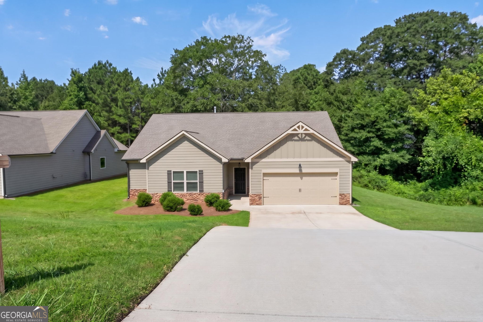 131 Holtz Dr — photo