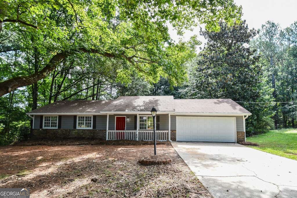 110 E Country Woods Dr — photo