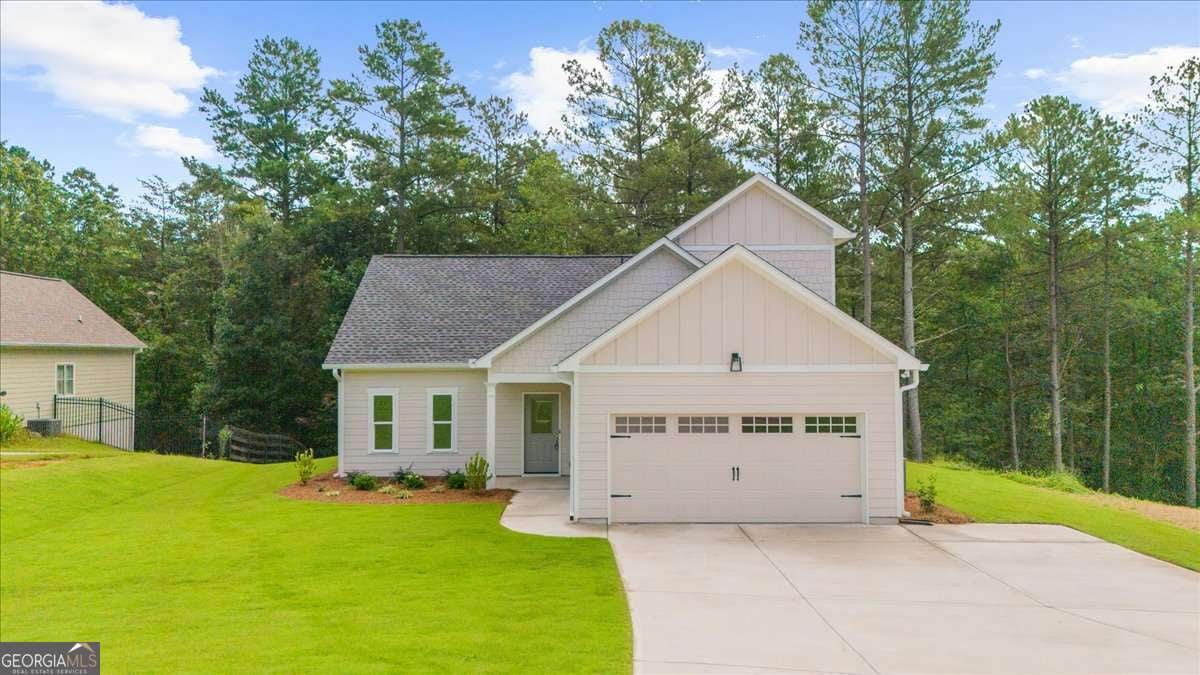 370 West Woods Dr — photo