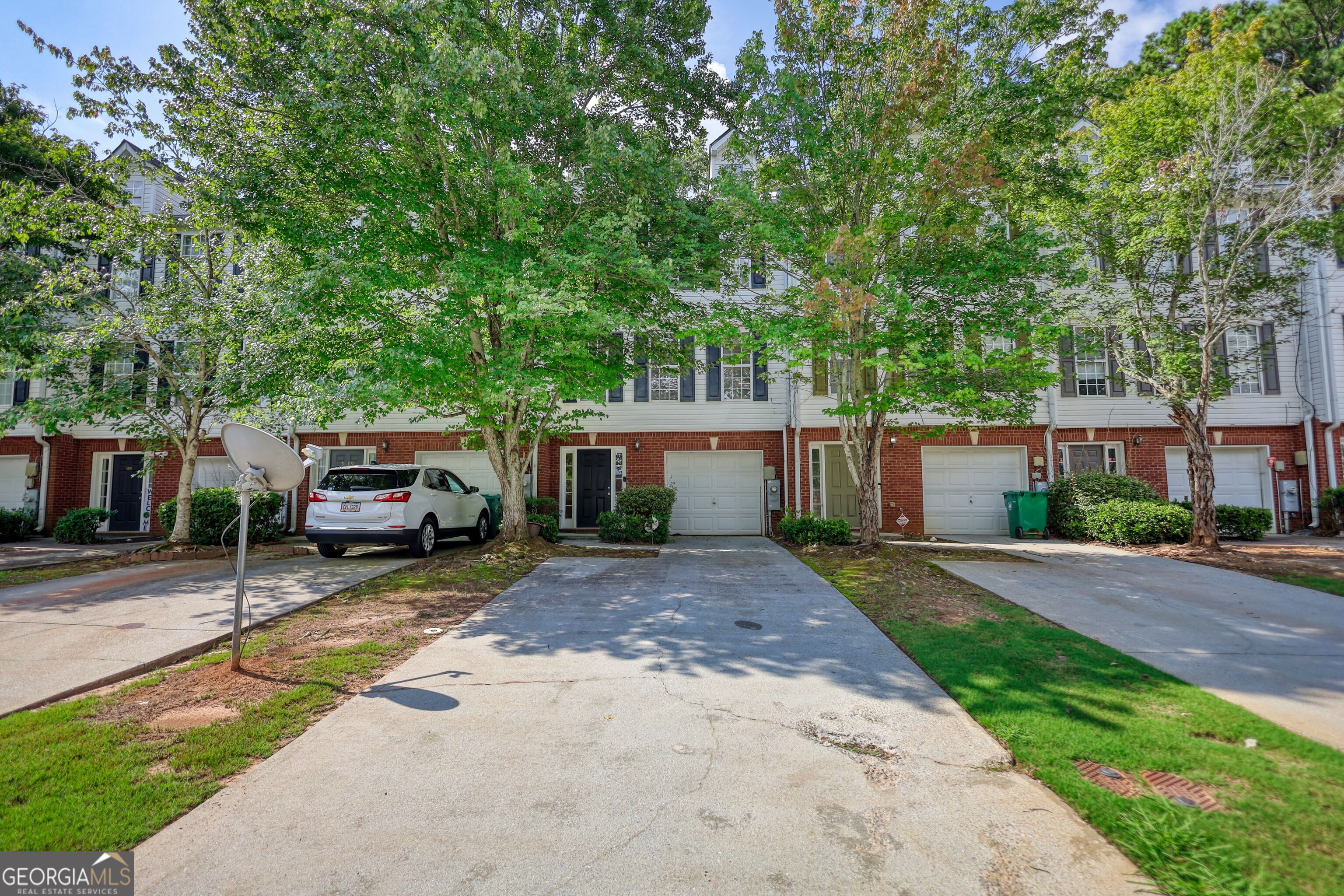 5687 Strathmoor Manor Cir — photo