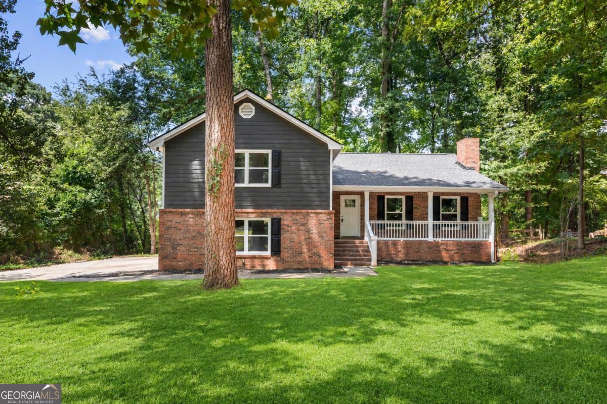 4891 Lake Forest Dr SE — photo