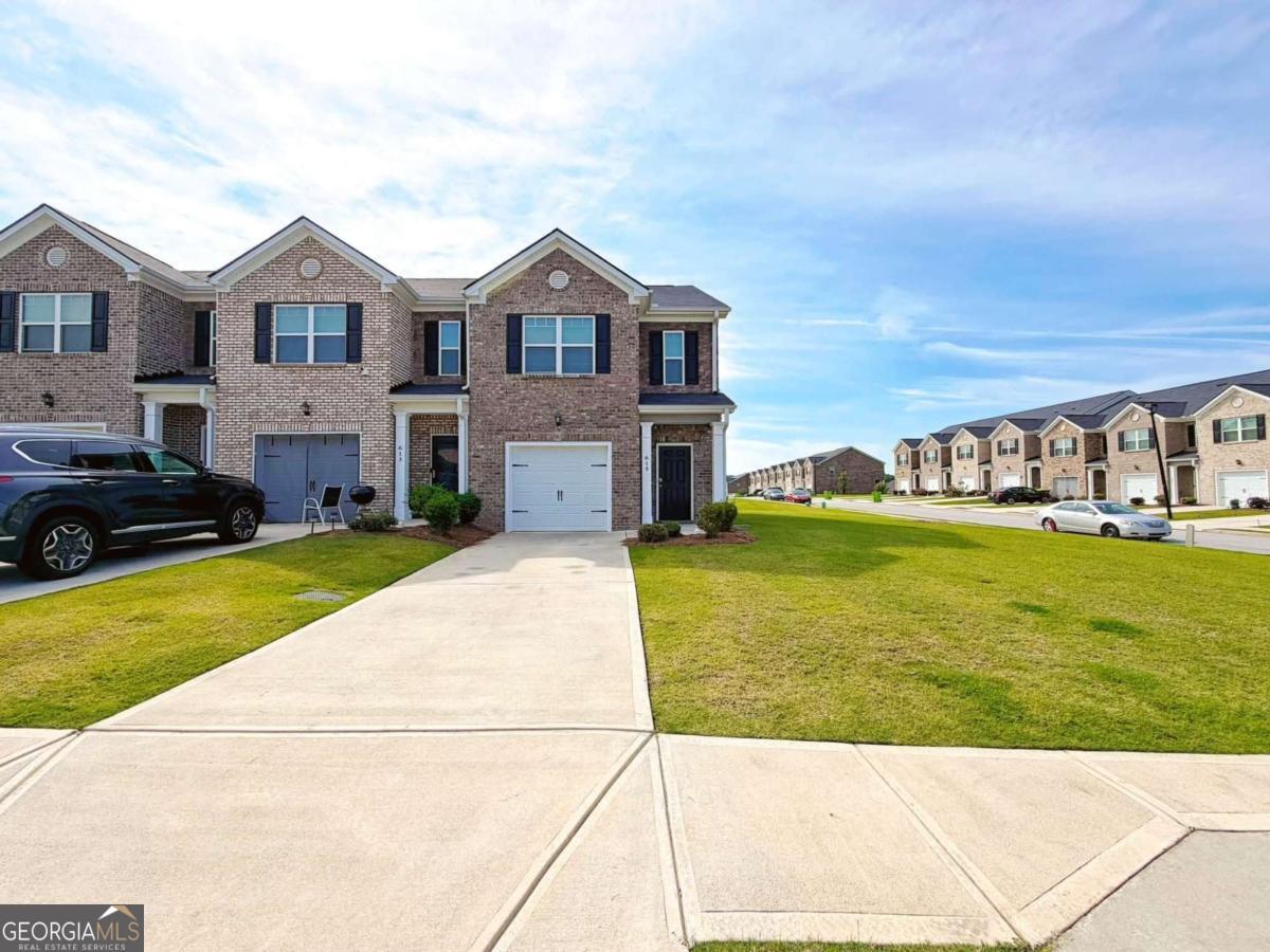 615 Dairy Dr — photo