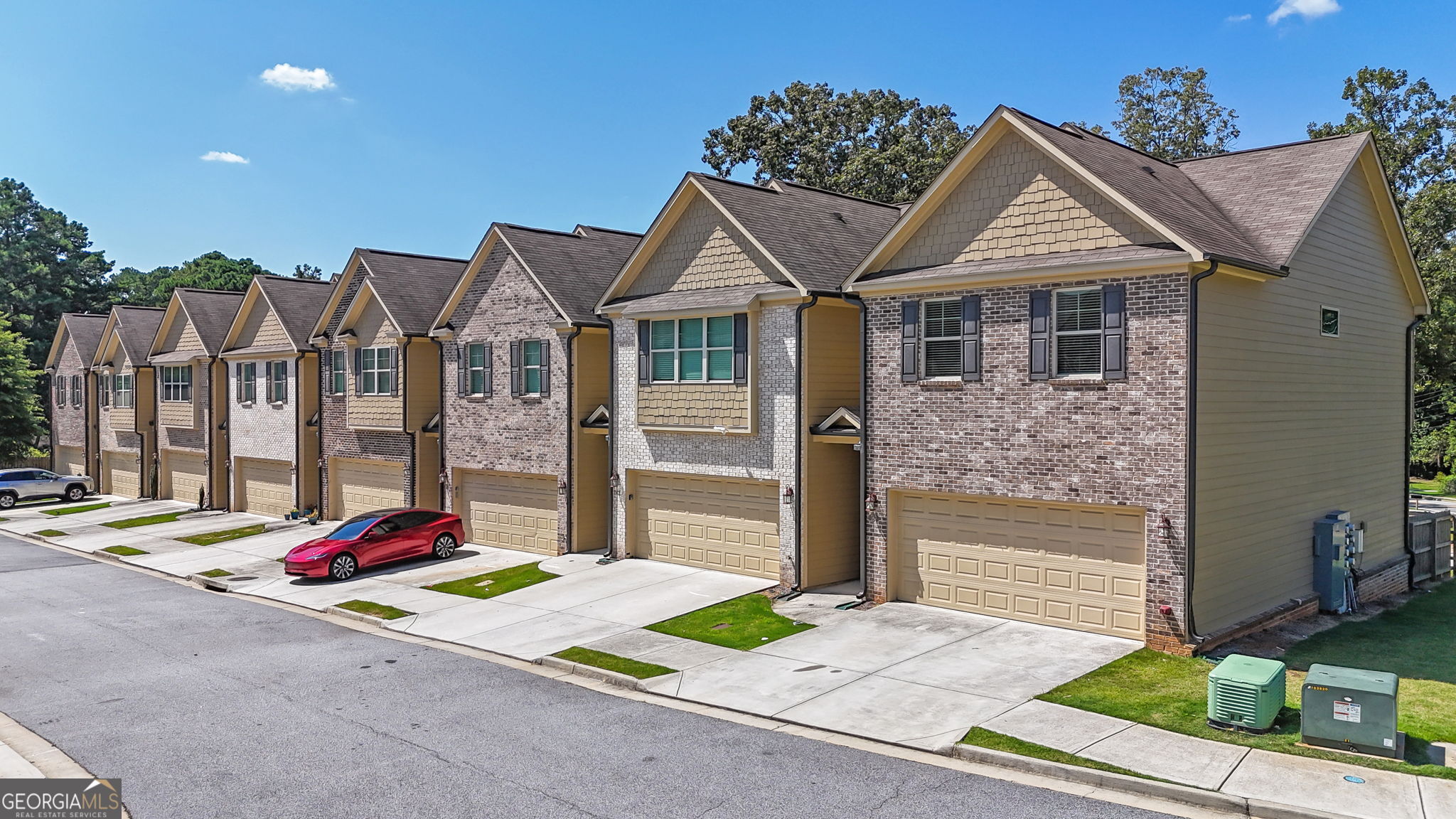 232 Cashes Dr — photo