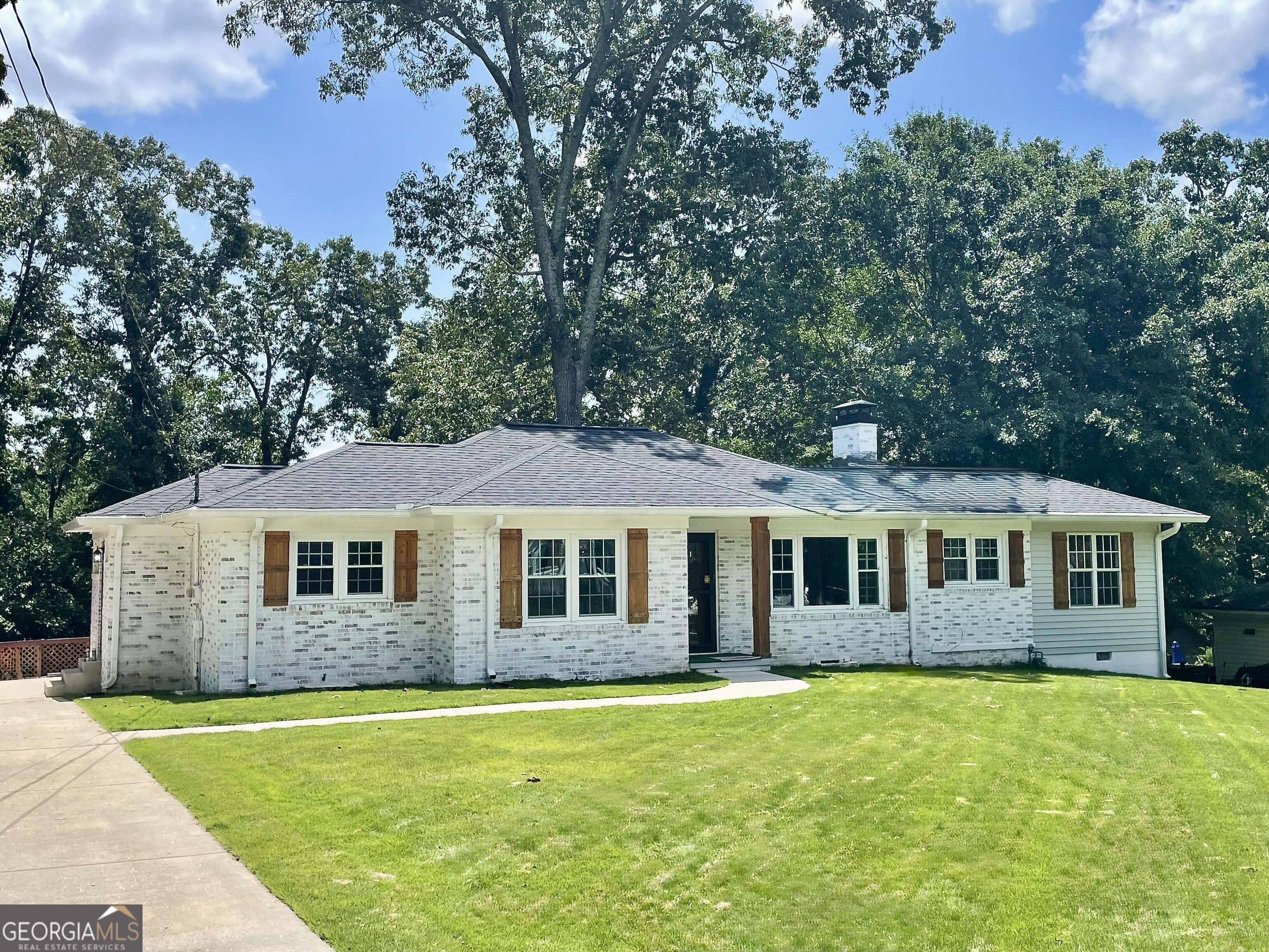 243 Mountain View Dr — photo