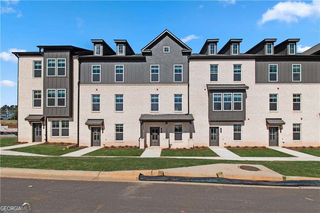 2818 Daybreak Ln — photo