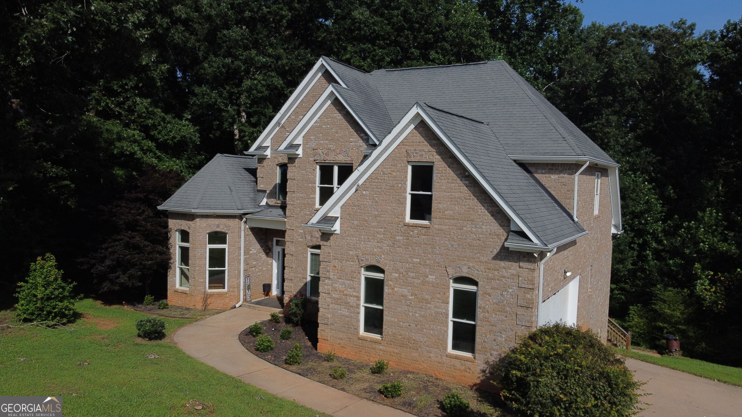318 Waterford Cir — photo