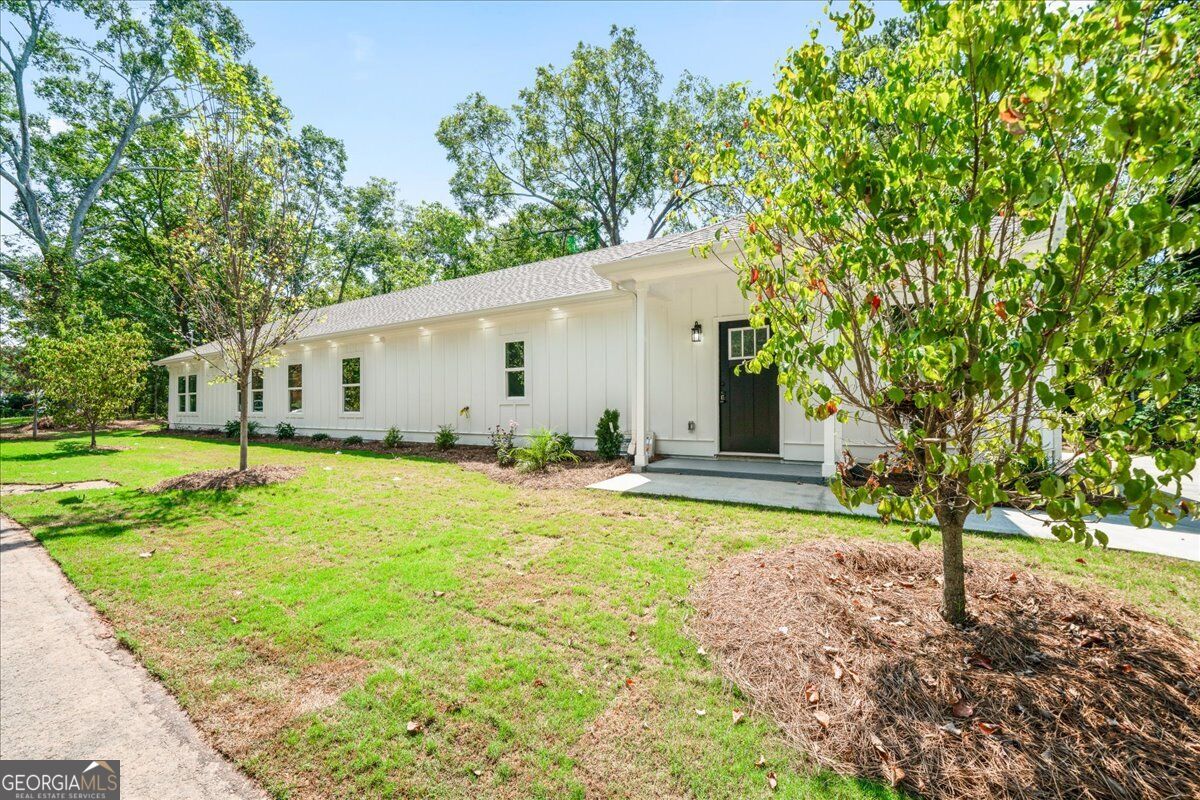 1212 Patricia Davis Dr — photo