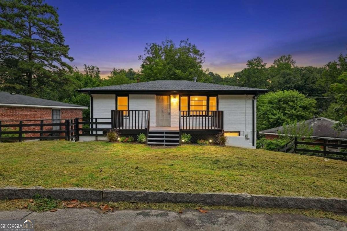 111 Victor Cir NW — photo