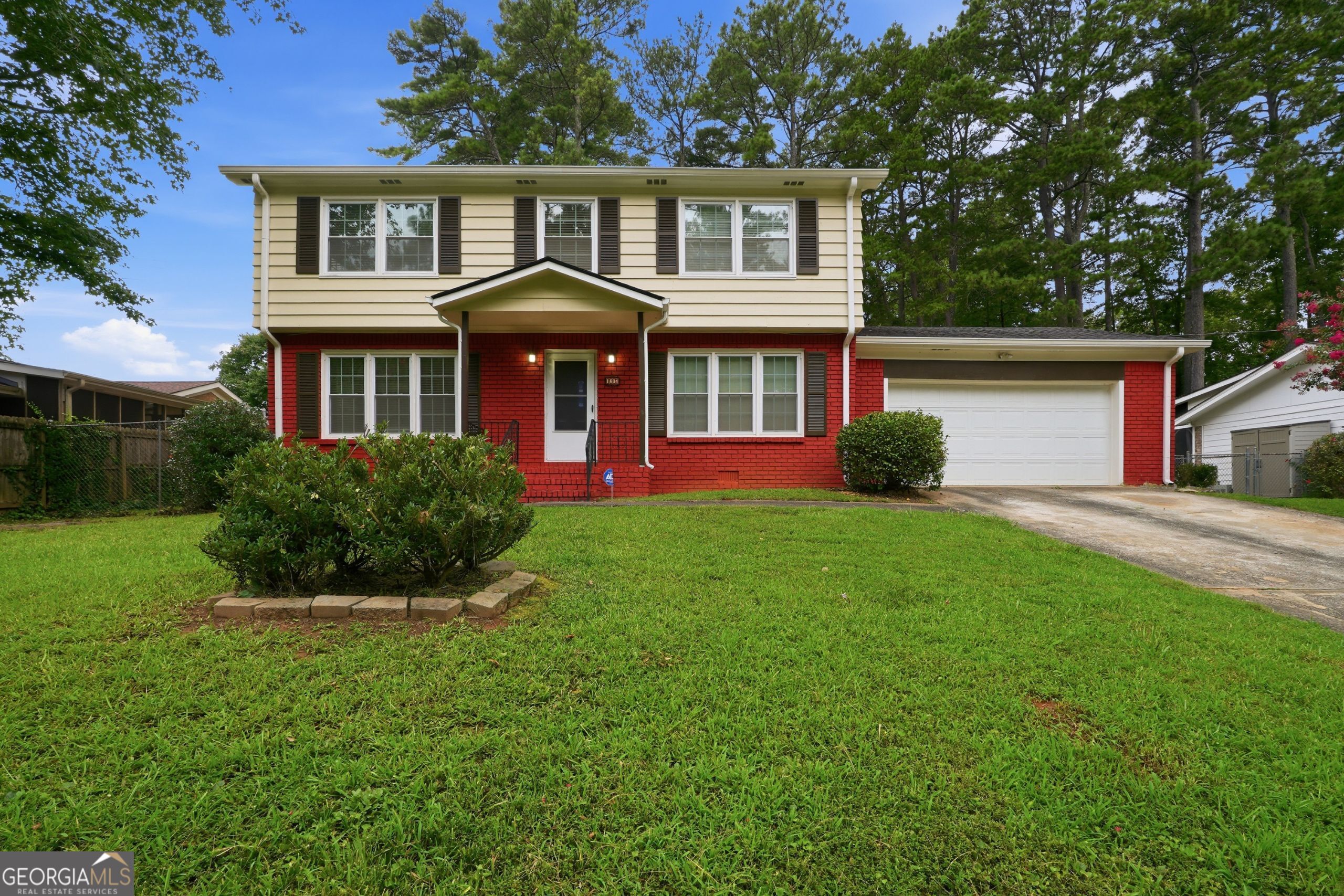 1604 Drayton Woods Dr — photo