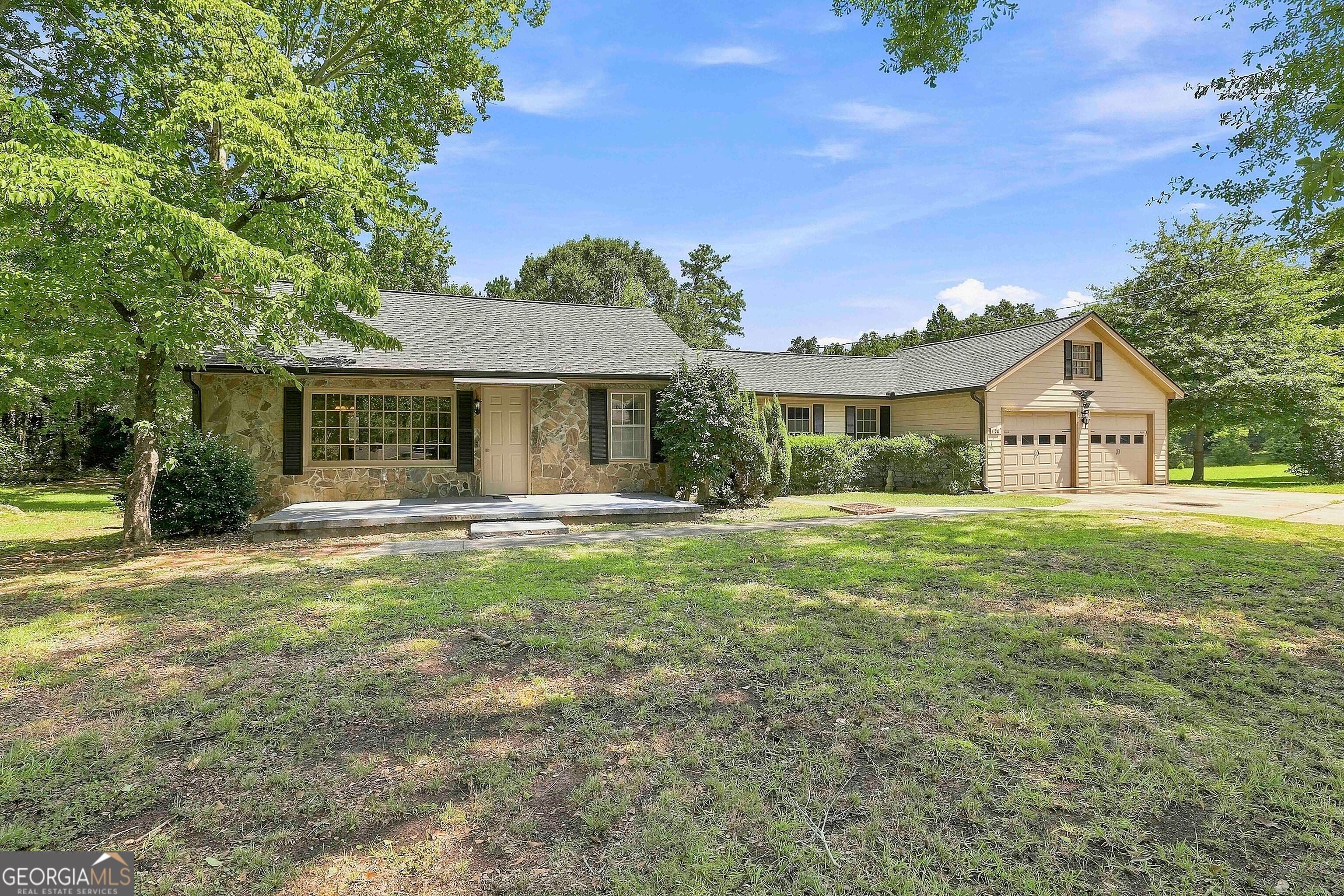 458 Mehaffey Dr — photo