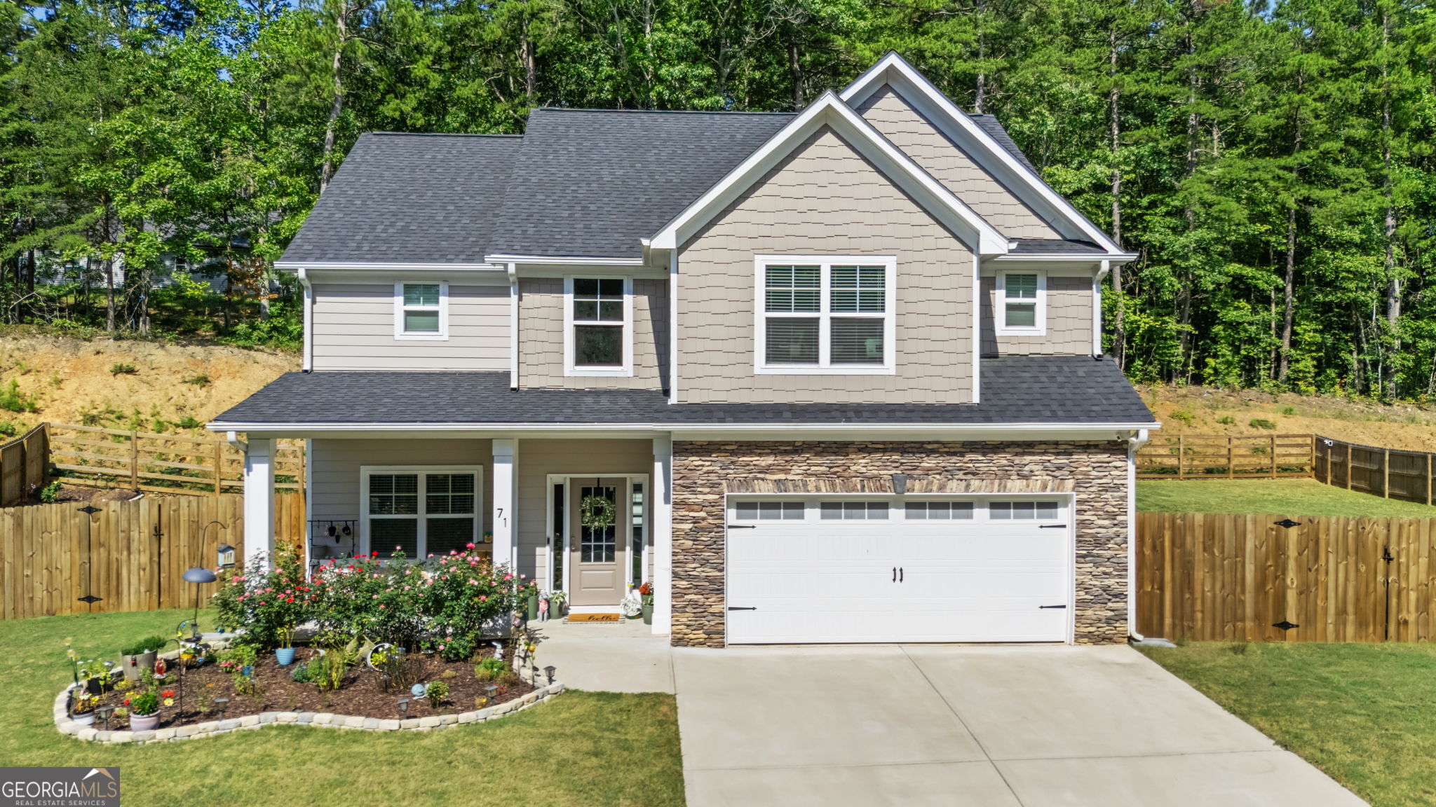 71 Oakdale Way — photo