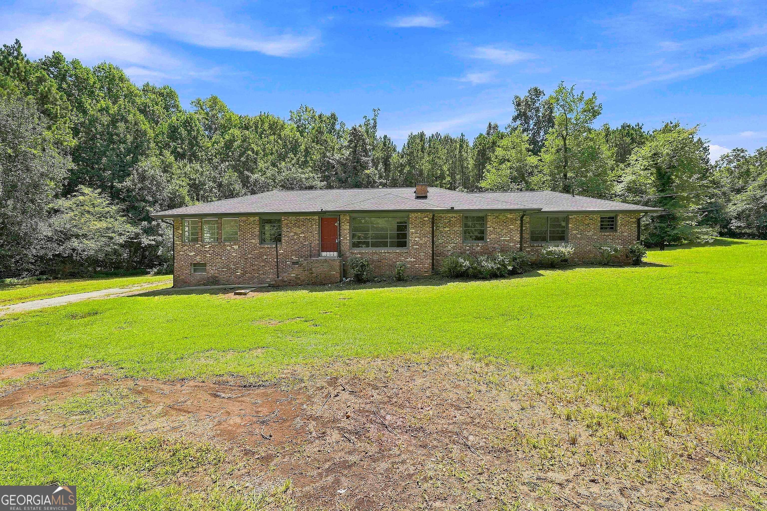 490 Mehaffey Dr — photo