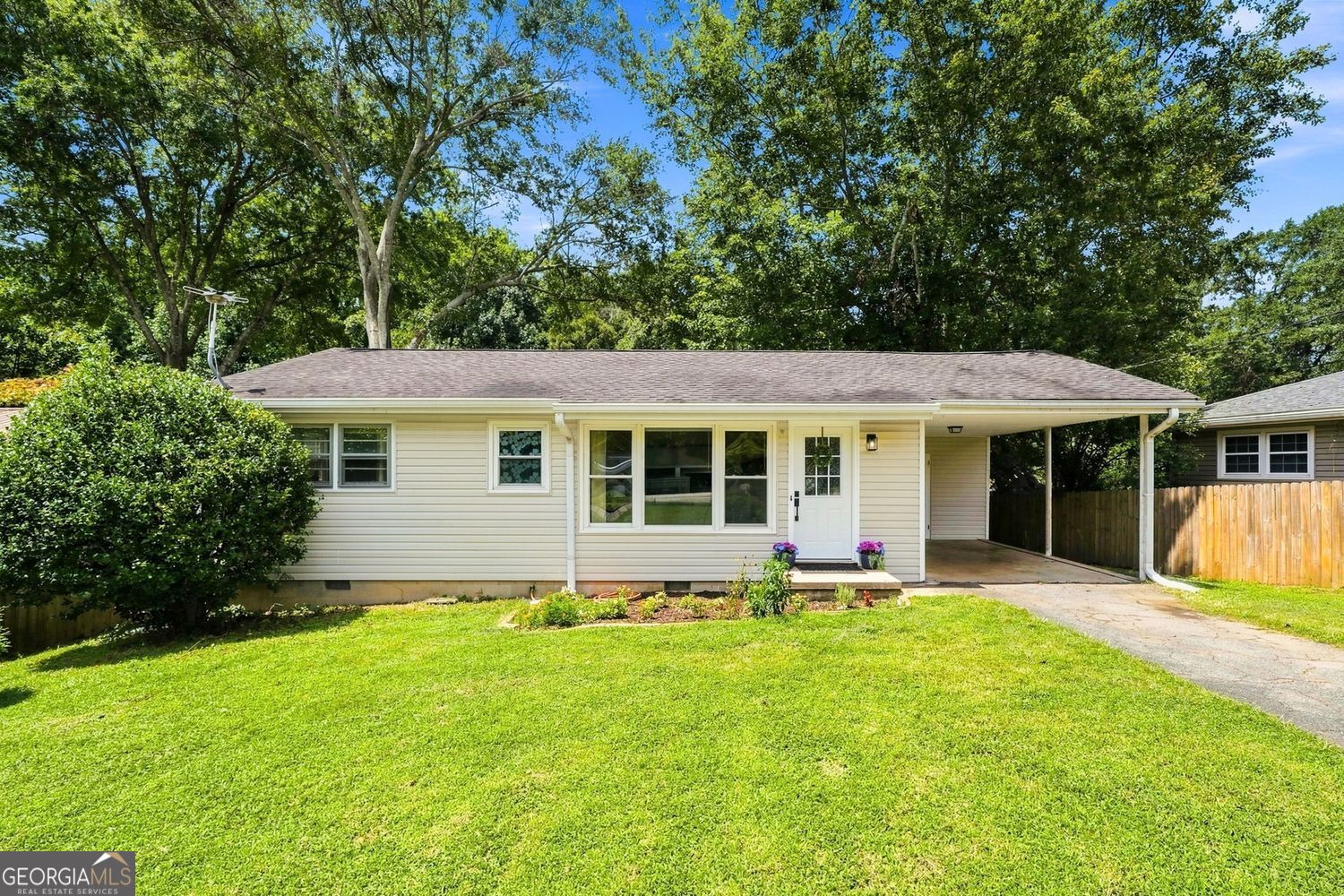 1960 Frank Ln SE — photo
