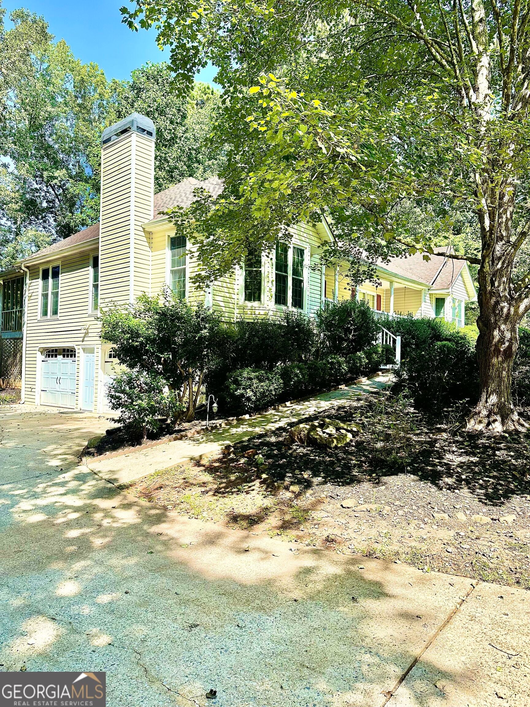 439 Abbington Ln — photo