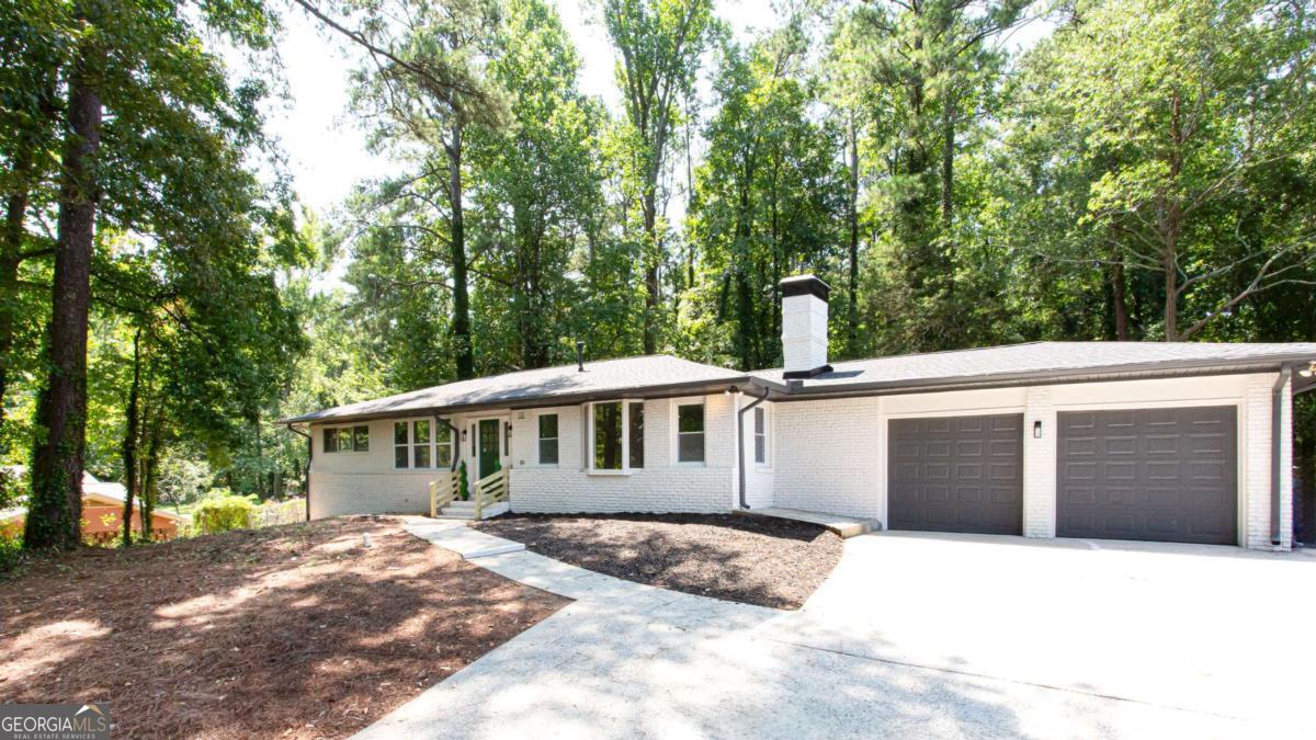 1460 Loch Lomond Trl SW — photo