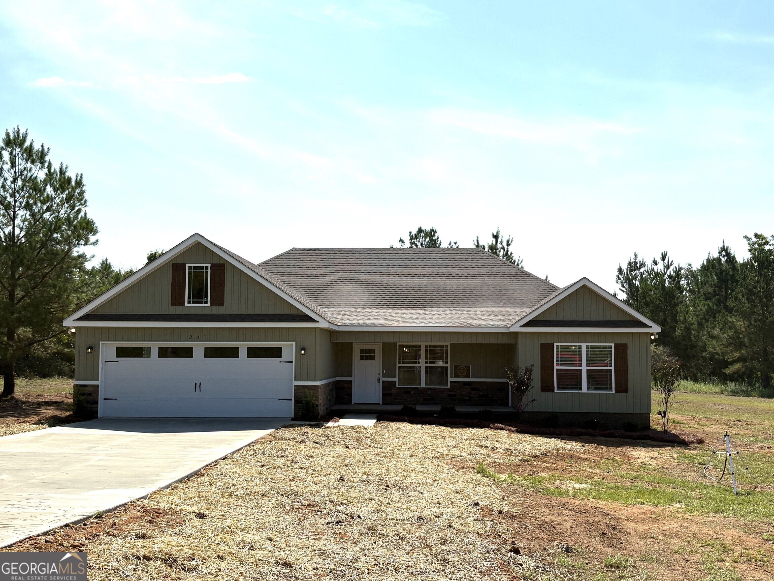 221 Buckingham Parc Cir — photo