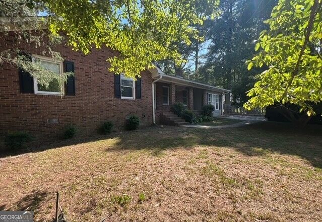 1710 Rosewood Dr — photo